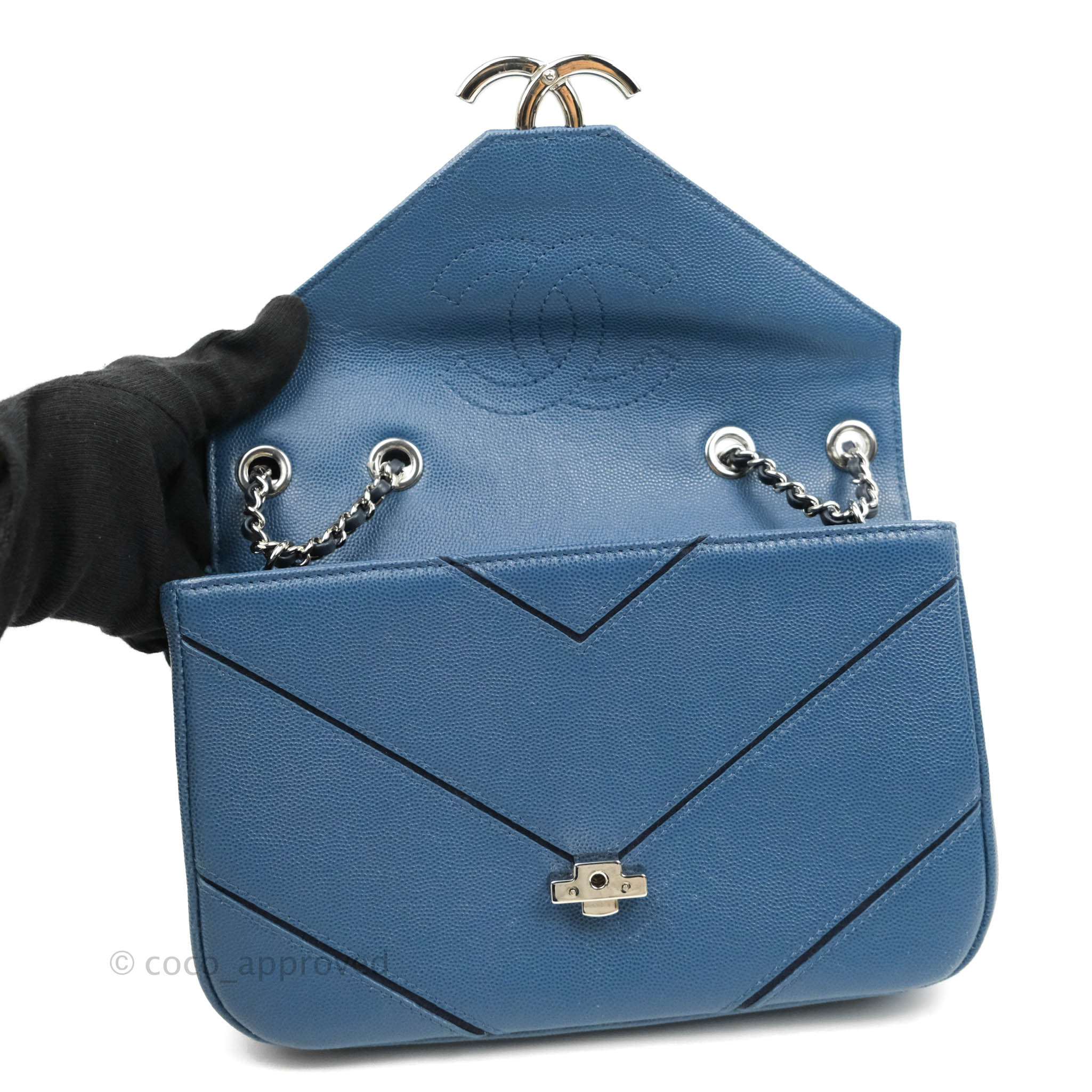 Chanel CC Chevron Flap Bag in Navy Caviar Leather with Silver Hardware - Luxury Shoulder Bag for Women, Perfect for Evening Events & Date Nights