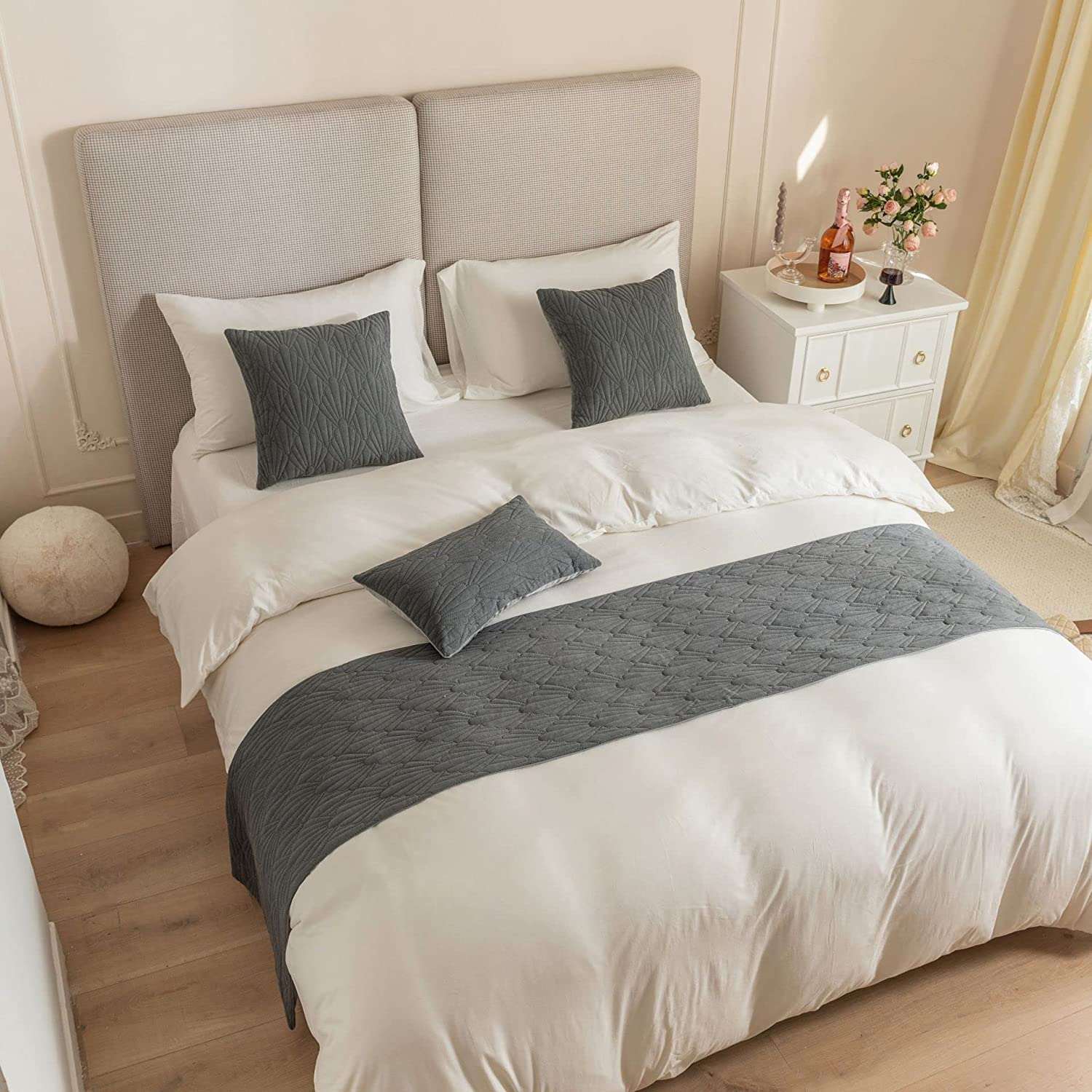 Luxury Hotel Bed Runner and 2 Pillowcase Set - Solid Color Shell Pattern Bed Scarf - Premium Soft No-Fade Double-Sided Bedspread for Twin, Queen & King Size Beds - Perfect for Bedroom Decor, Guest Rooms and Foot of Bed Decoration