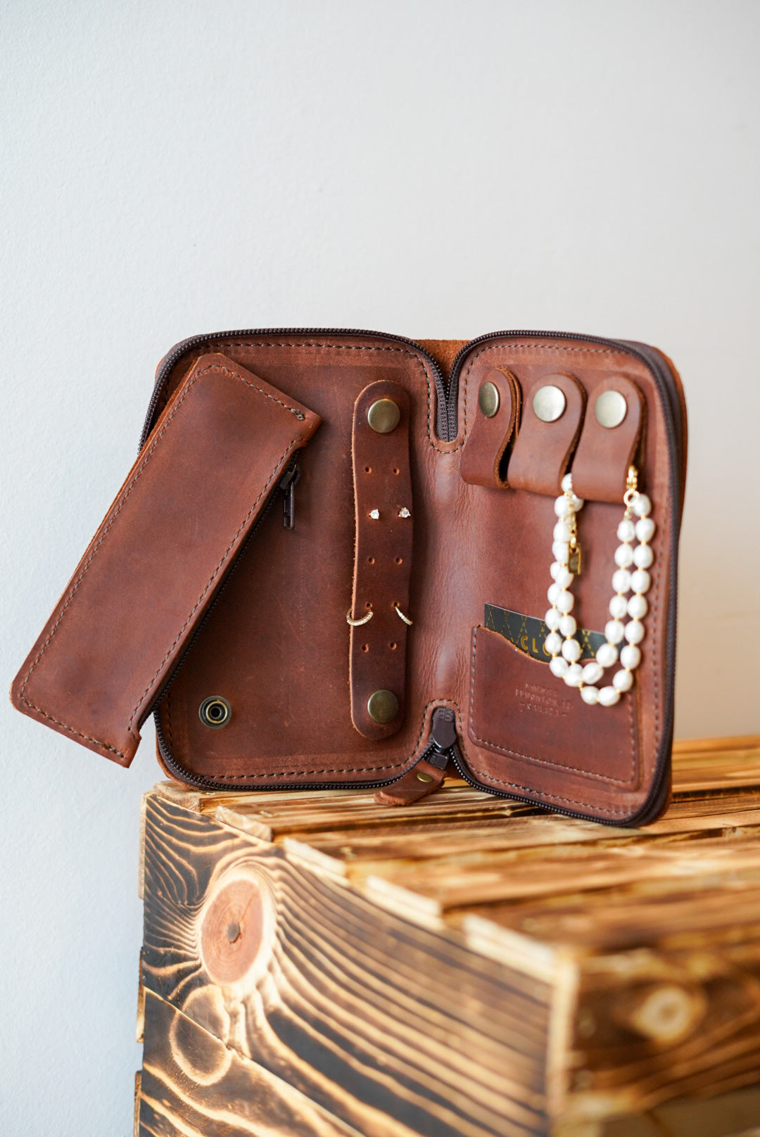 Premium Jewelry Travel Case - Oro Logger Brown Leather Organizer for Necklaces, Rings & Earrings | Perfect for Vacations, Business Trips & Gift Giving