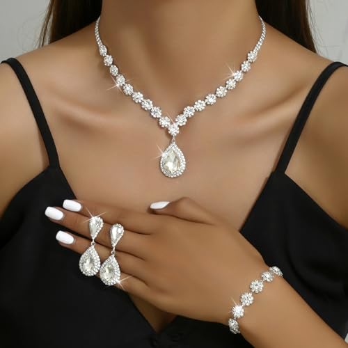 G: white necklace earrings set