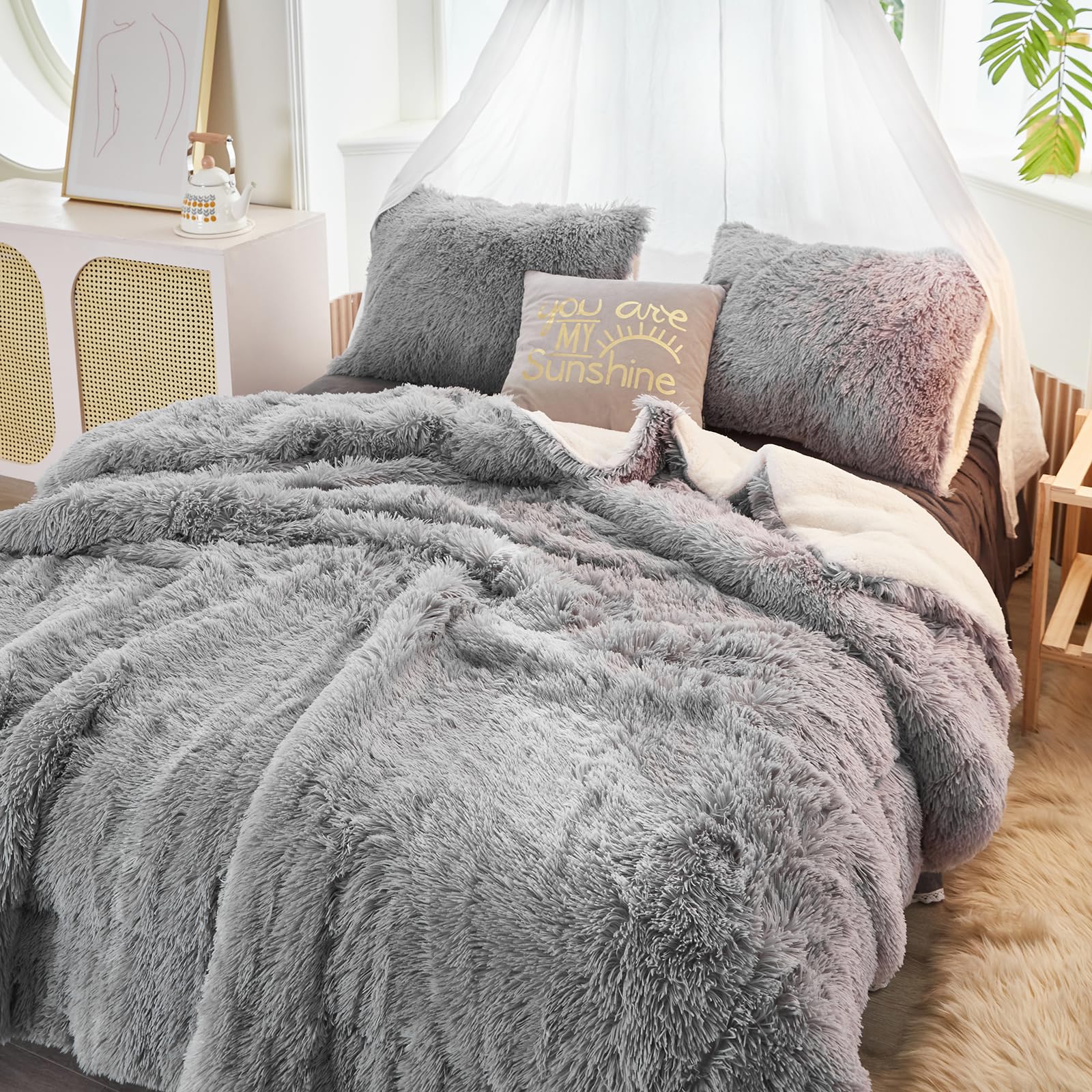 Luxury Faux Fur Shaggy Comforter Set King Size - Plush & Sherpa Reversible Grey Bedding, Ultra Soft 3 Piece Set (1 Comforter + 2 Pillowcases) for Winter Warmth - Perfect for Cozy Bedrooms, Guest Rooms & Cold Weather Comfort