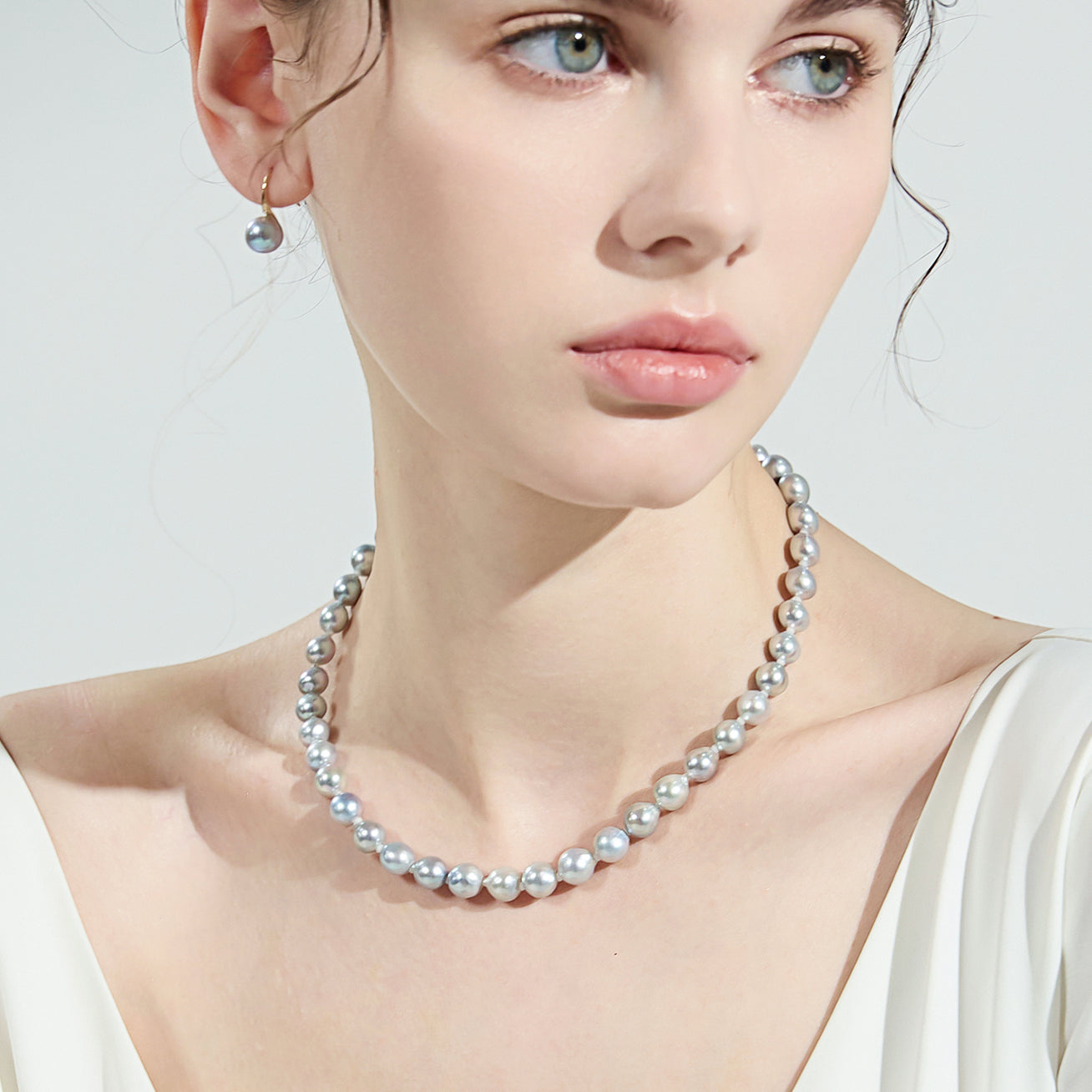 18K Gold Top Luster Madama Akoya Pearl Necklace KN00145 - Elegant Pearl Jewelry for Women, Perfect for Weddings, Parties & Special Occasions