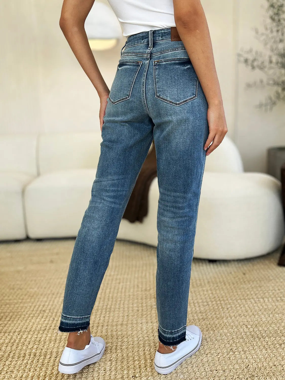 Judy Blue Women's Full Size Mid Rise Rigid Magic Release Hem Jeans - Comfortable Stretch Denim Pants for Casual Wear & Everyday Outfits
