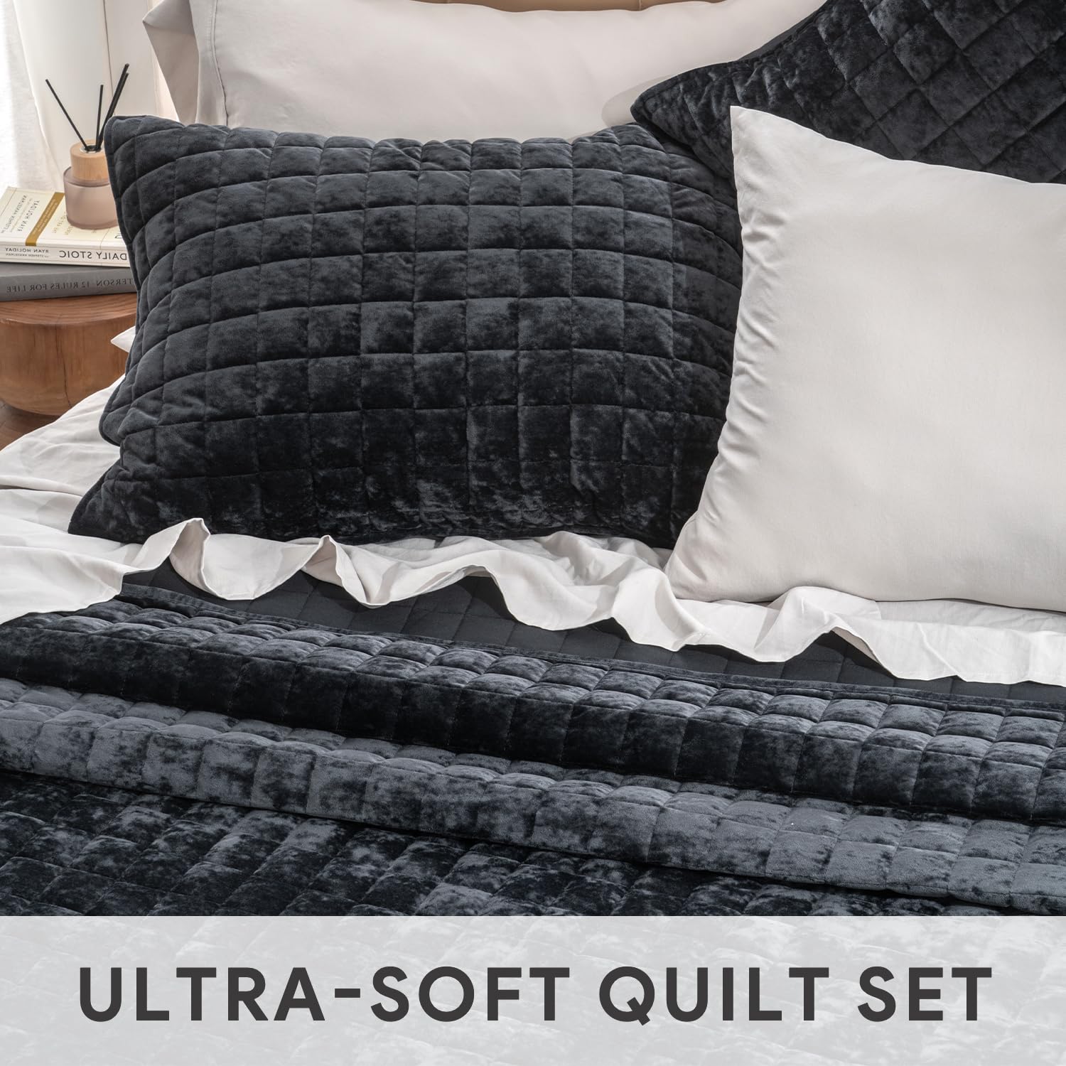 RECYCO Luxury Velvet Quilt Set King Size - Ultra Soft Velvet Comforter Set with 2 Shams | Lightweight Channel Box Stitch Oversized Bedspread Coverlet for All Seasons | Perfect for Master Bedroom, Guest Room & Cozy Winter Nights (Black)