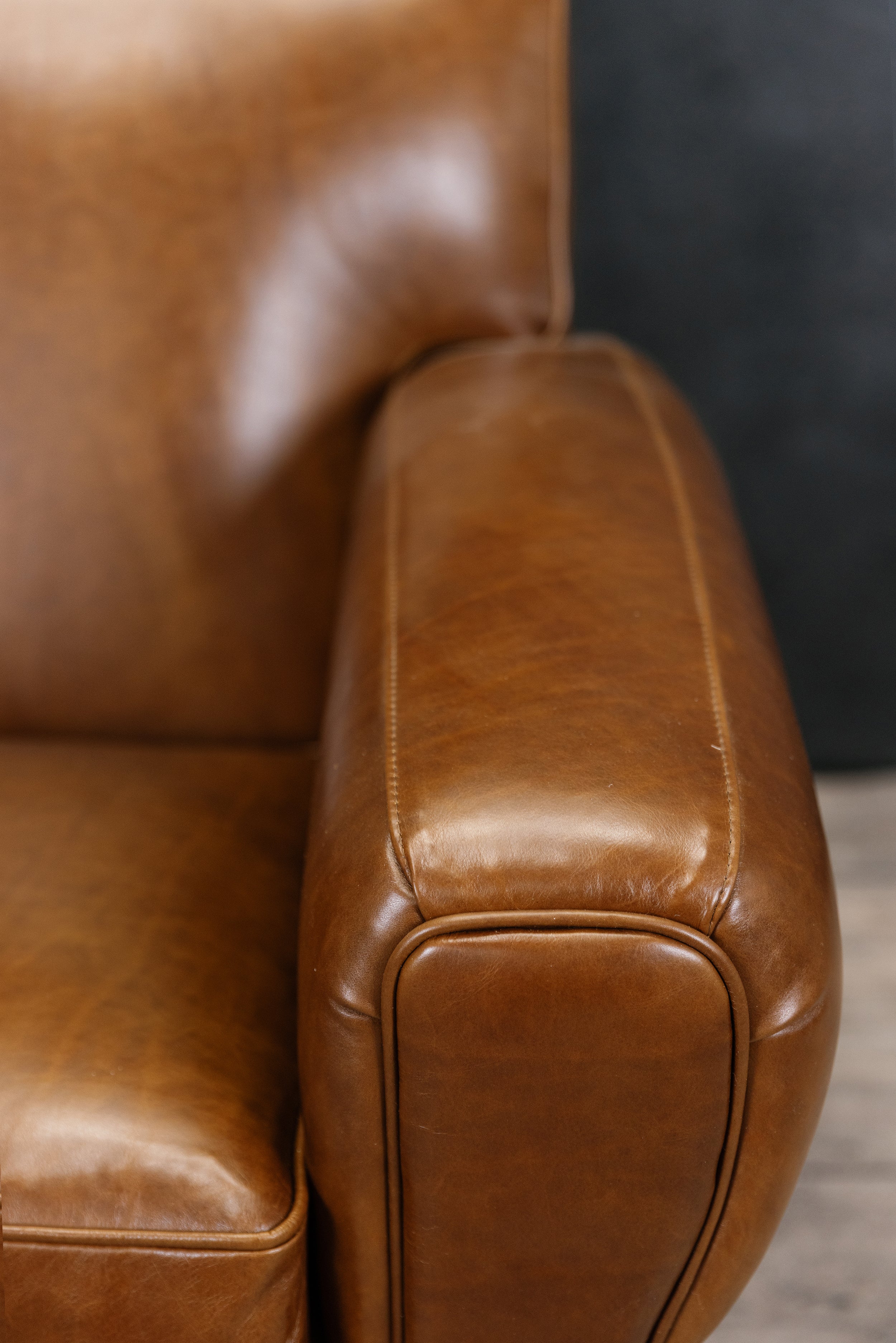 Bachelor Leather Chair - Premium Faux Leather Office Chair for Men, Modern Executive Desk Chair with Padded Seat & Back - Perfect for Home Office, Gaming & Study
