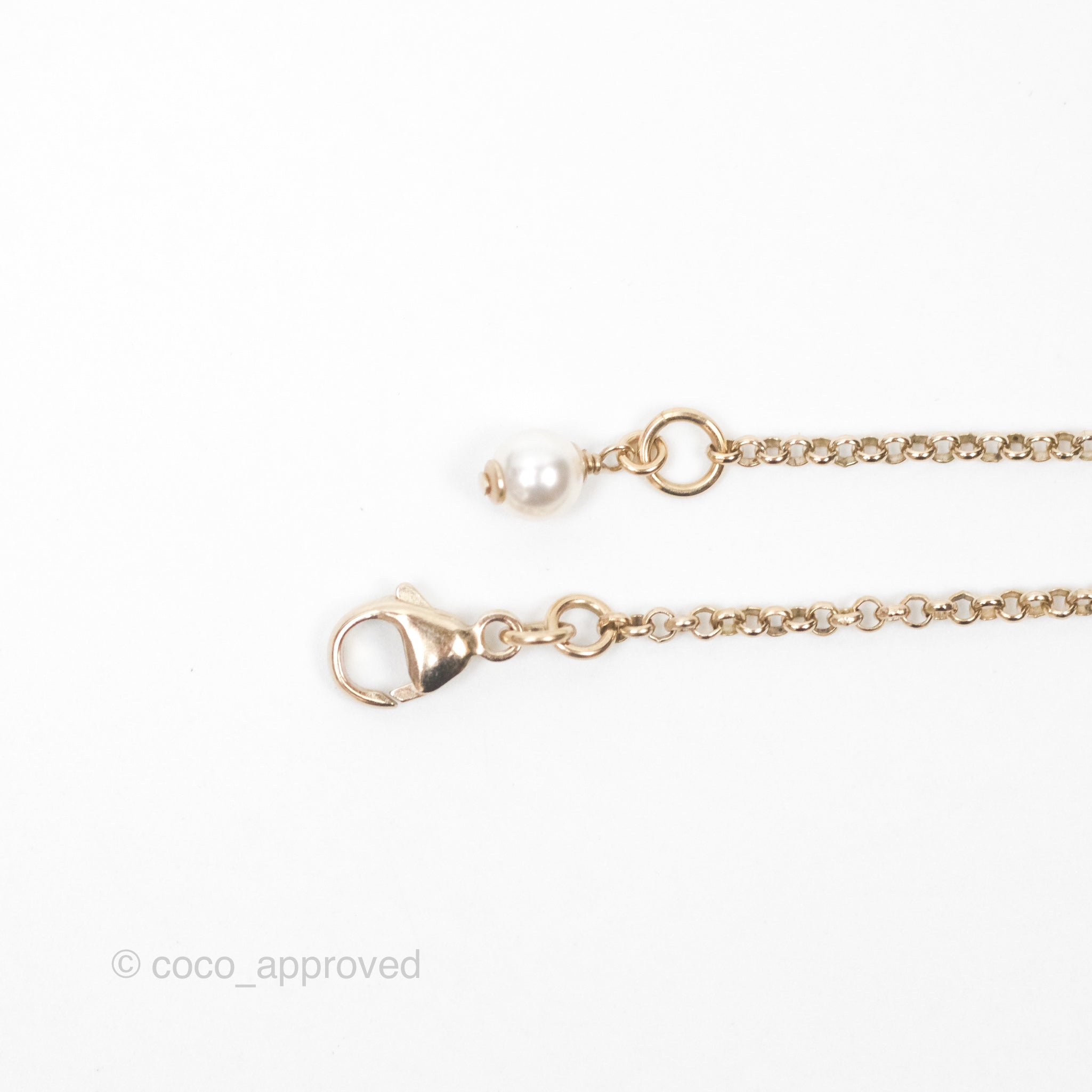 Chanel CC Pearl Necklace in Gold Tone 20K - Elegant Fashion Jewelry for Women, Perfect for Parties, Weddings & Special Occasions