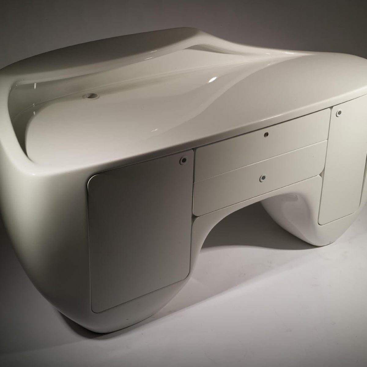Stylish and Durable Beauty Salon Reception Desk for Spa & Salon - Perfect for Welcoming Clients in Waiting Areas
