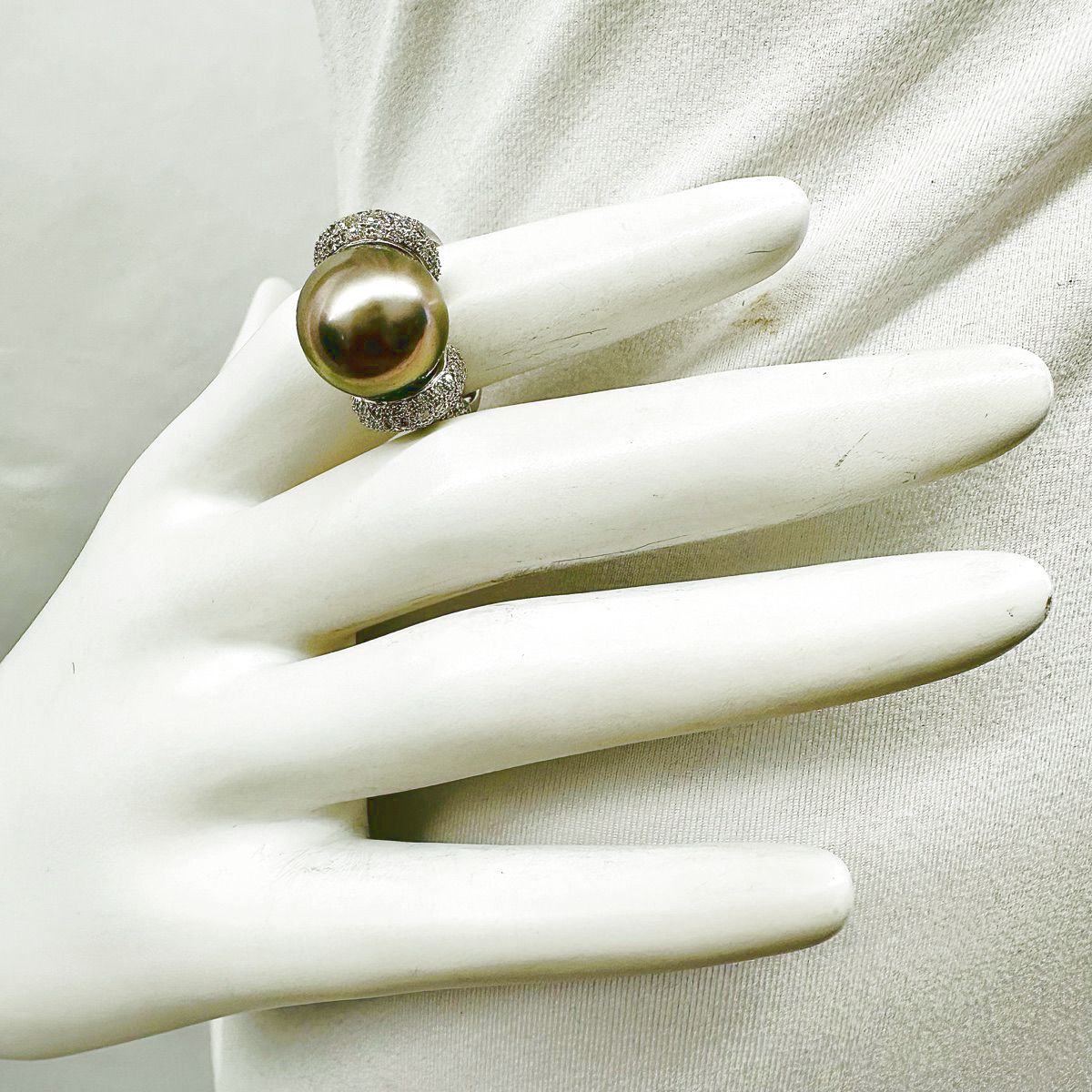 18K White Gold Tahitian Pearl and Diamond Ring for Women - Elegant Bridal, Engagement, Anniversary Gift for Her