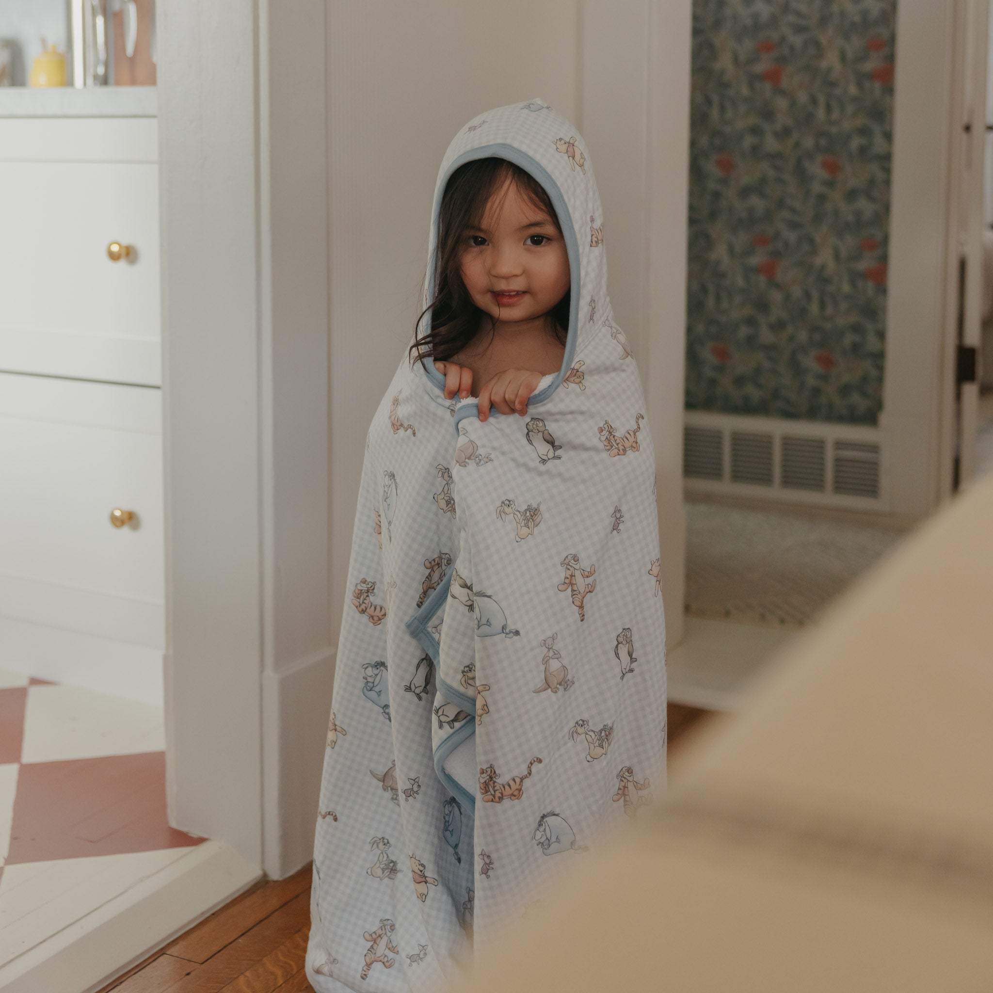 Premium Big Kids Hooded Towel - Winnie the Pooh & Friends Character Design - Soft Absorbent Bath Towel for Toddlers, Kids & Teens - Perfect for Beach, Pool & After Bath Time