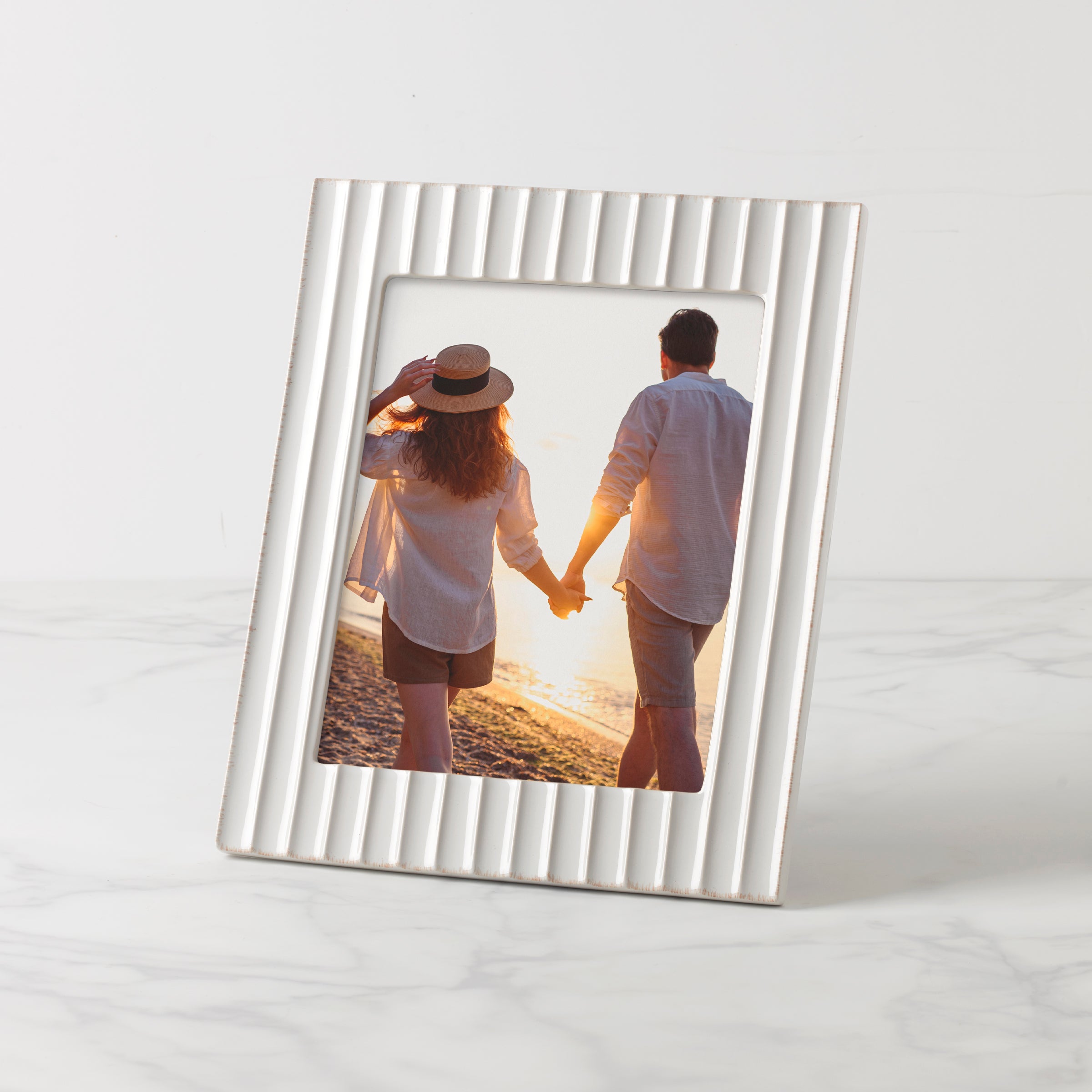 French Perle Scallop 8x10 Picture Frame - Elegant Wall Decor for Photos, Artwork & Memories - Perfect for Living Room, Bedroom & Office Display