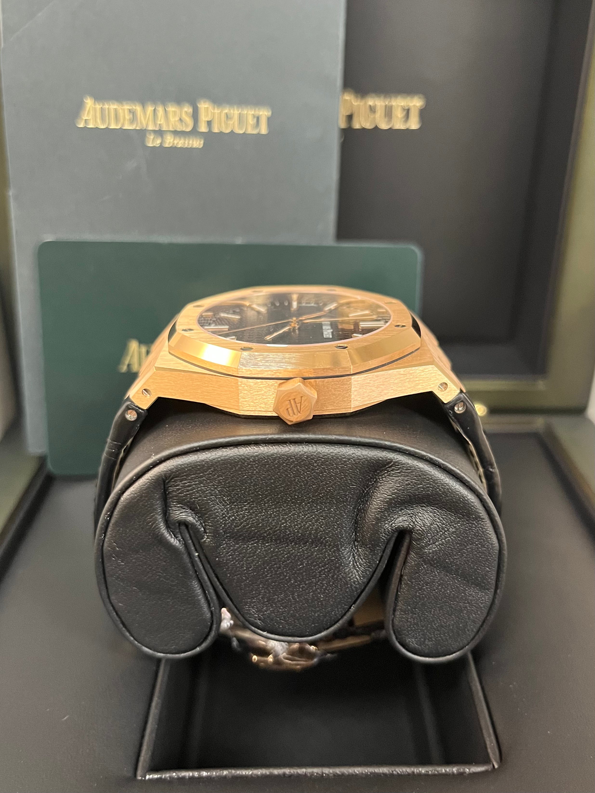 Audemars Piguet Royal Oak Selfwinding Rose Gold Watch with Black Dial & Leather Strap 15500OR.OO.D002CR.01 - Luxury Timepiece for Business Meetings & Formal Events