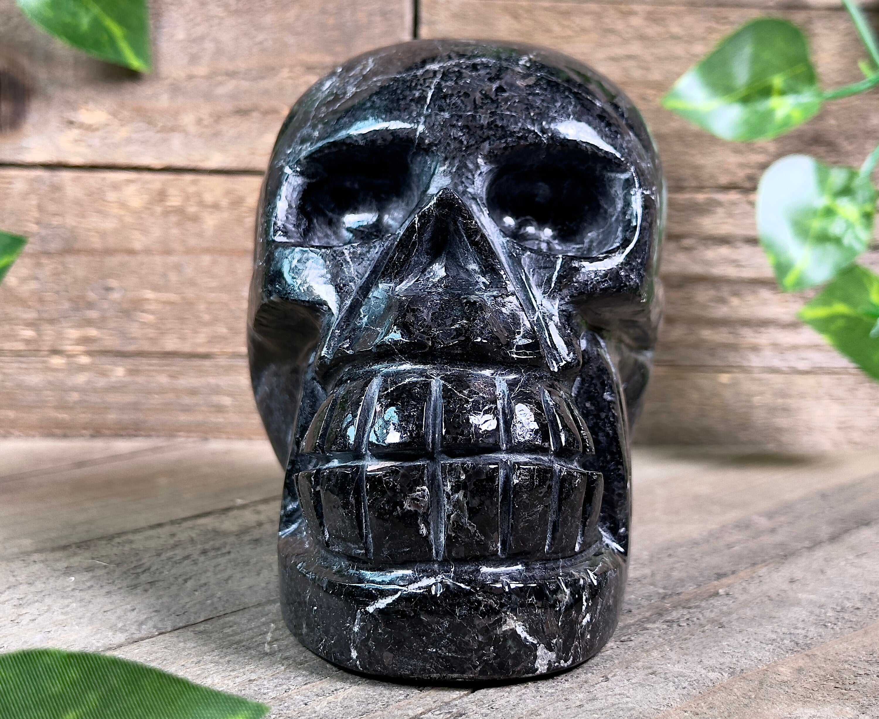 COPPERNITE Indian NUUMMITE Crystal Skull - Large Gothic Home Decor, Memento Mori, Halloween Decoration (53127) - Perfect for Meditation Spaces, Altar Displays & Dark Aesthetic Interiors