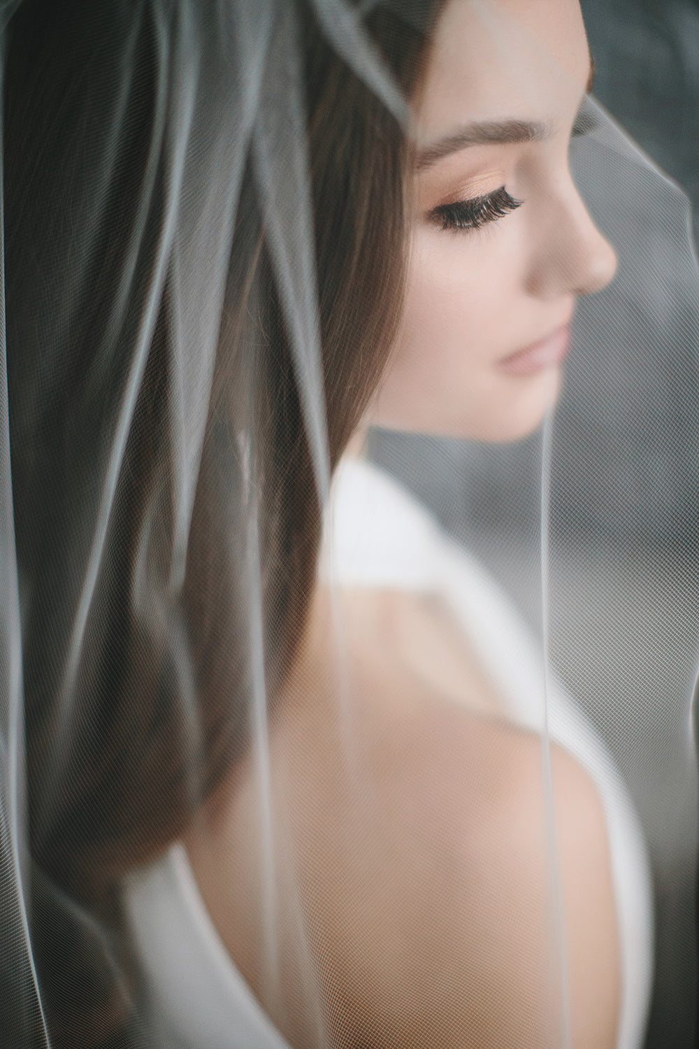 Elegant Sheer Wedding Veil - Lightweight Bridal Accessory for Church Ceremony & Outdoor Weddings