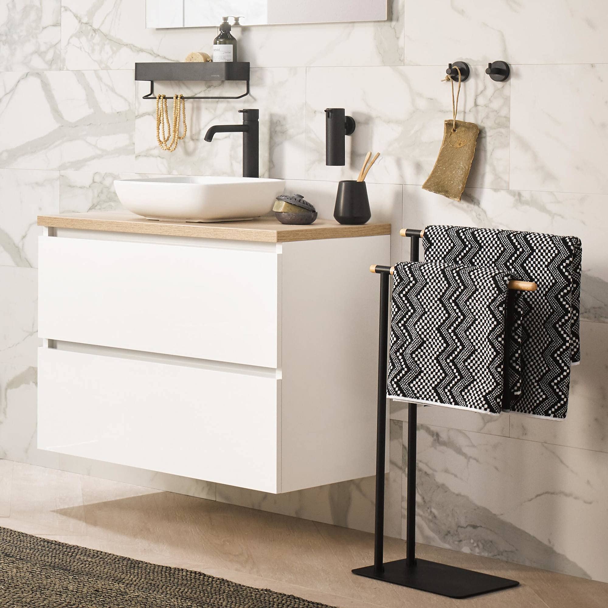 Black Metal Hand Towel Holder - Rustproof & Durable Bathroom Organizer for Kitchen, Bath, Laundry Room (One Size)