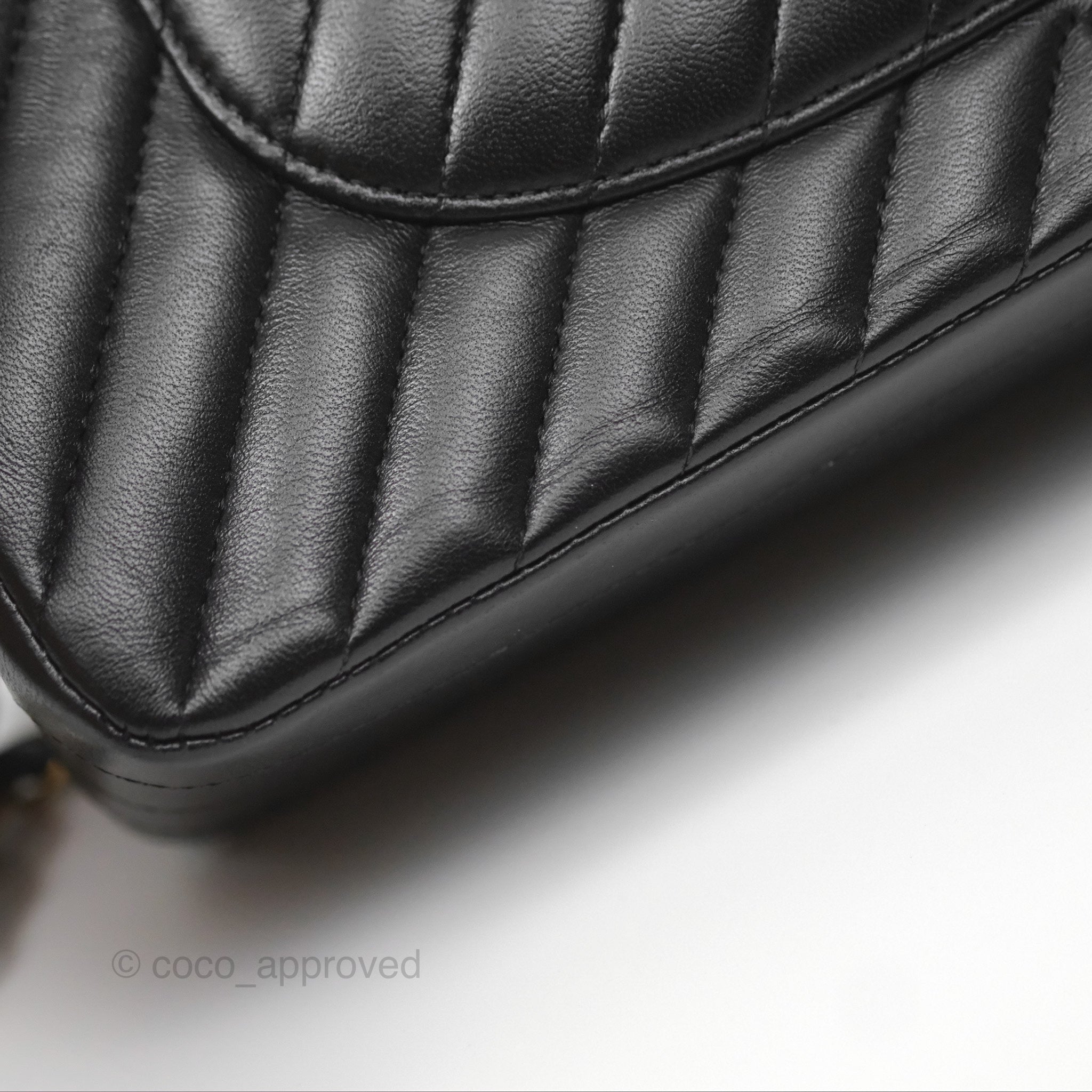 Chanel Classic M/L Medium Flap Chevron Black Lambskin Gold Hardware Bag - Luxury Designer Handbag for Women, Perfect for Evening Events & Special Occasions