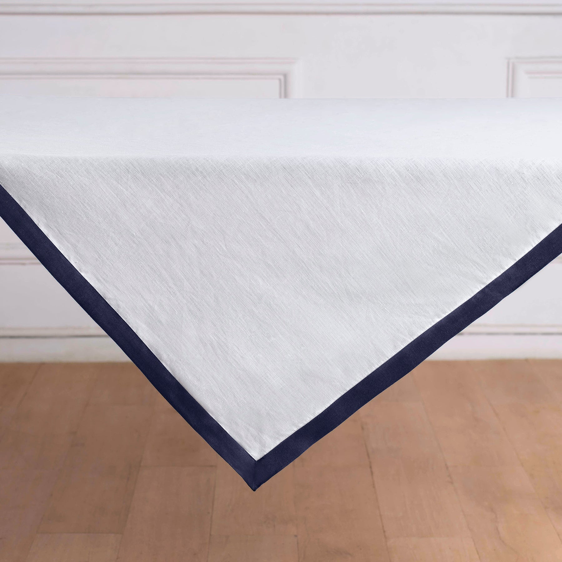 Classic Table Throw - Elegant and Durable Table Cover for Dining, Parties, and Home Decor | Perfect for Weddings, Holidays, and Everyday Use