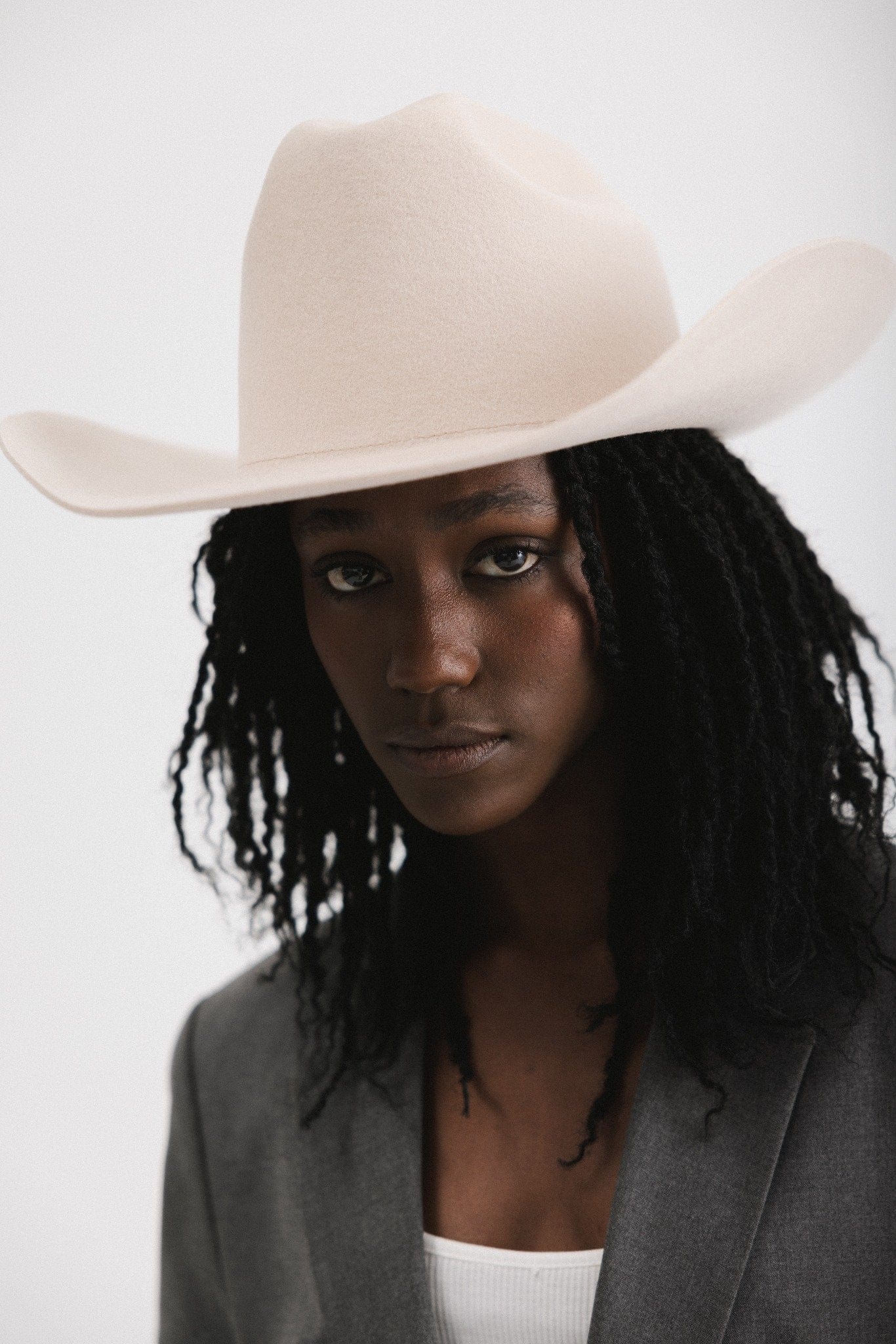 Teddy Cattleman Cowboy Hat for Men & Women - Western Style Felt Cowboy Hat with Adjustable Chin Strap - Perfect for Rodeo, Country Music Festivals & Outdoor Adventures