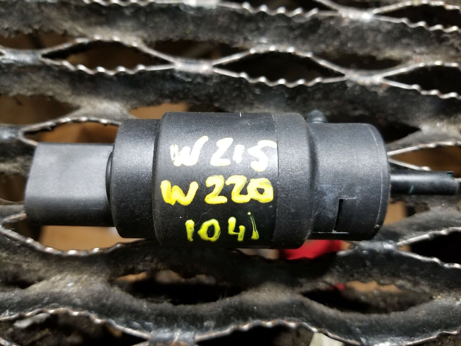 Original Mercedes Benz W220 W215 S430 S500 CL500 Windshield Washer Pump OEM #104 - Perfect Replacement for Windshield Cleaning System | Ideal for Car Maintenance & Repair