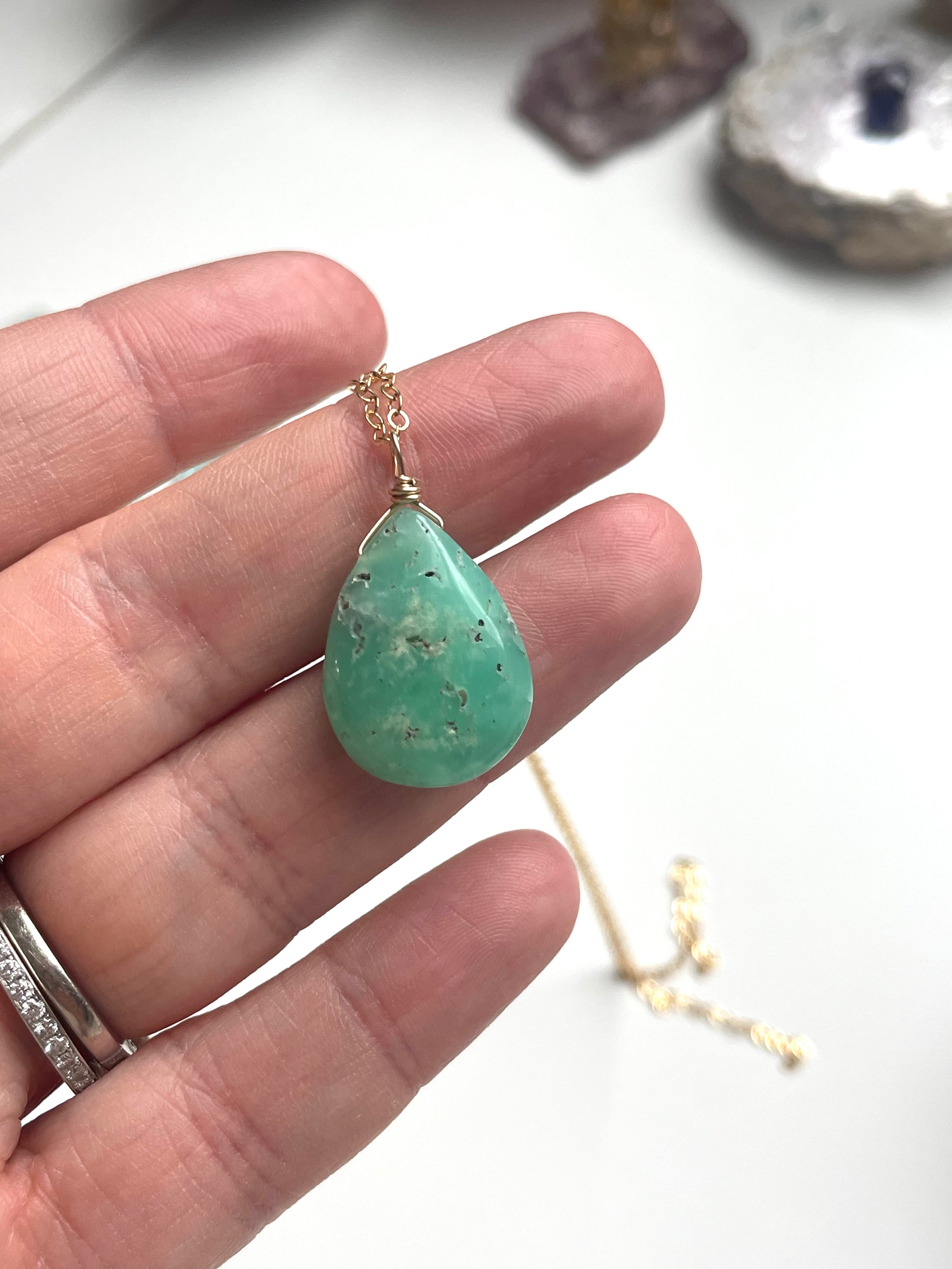 Natural Chrysoprase Gemstone Pendant Necklace for Women - Elegant Green Stone Jewelry Gift for Birthday, Anniversary & Special Occasions