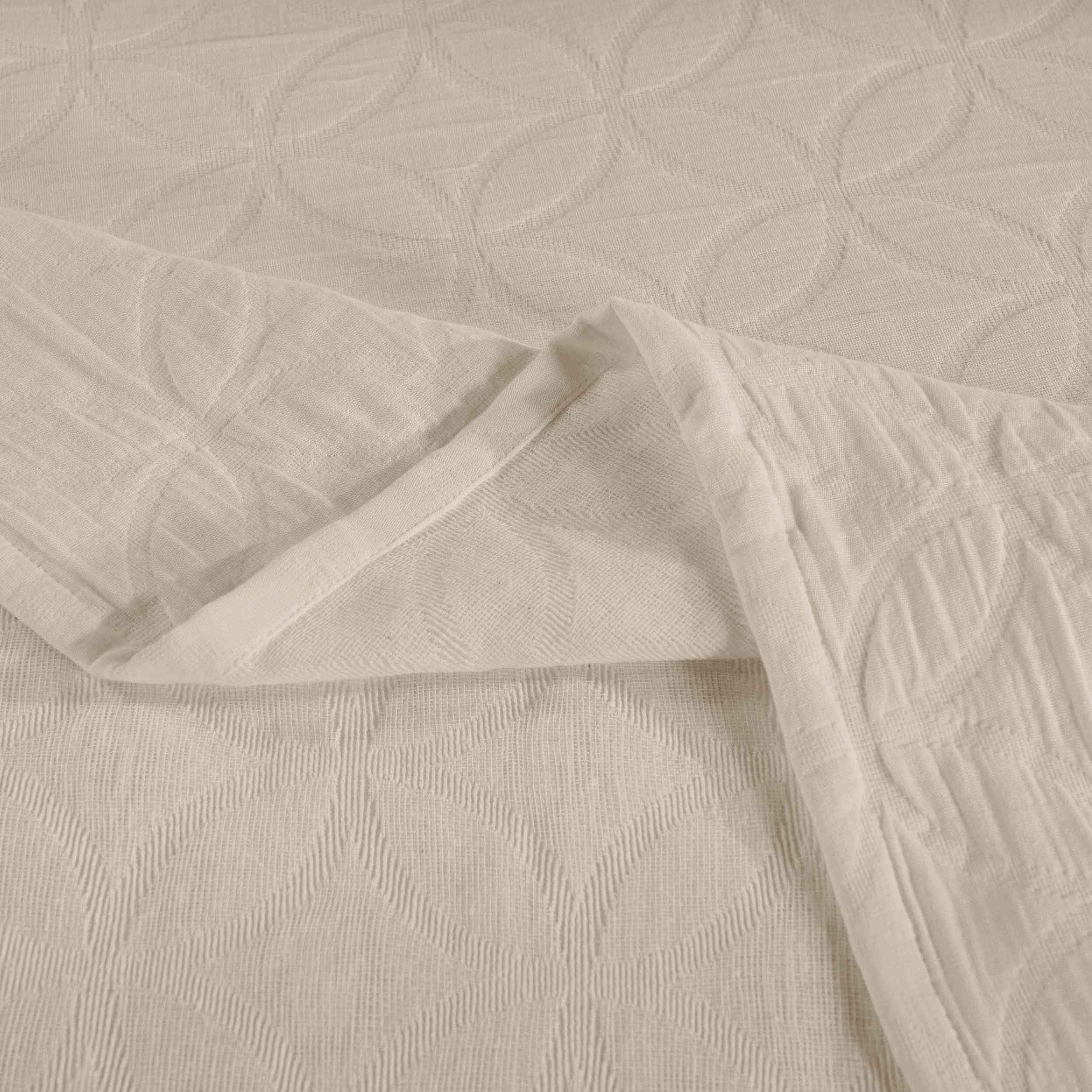Serenity Cotton Matelasse Celtic Circle Airy Bedspread Set - Queen Size Lightweight Quilted Coverlet with All-Over Embroidery for Bedroom Decor, Guest Room & Cozy Home Styling