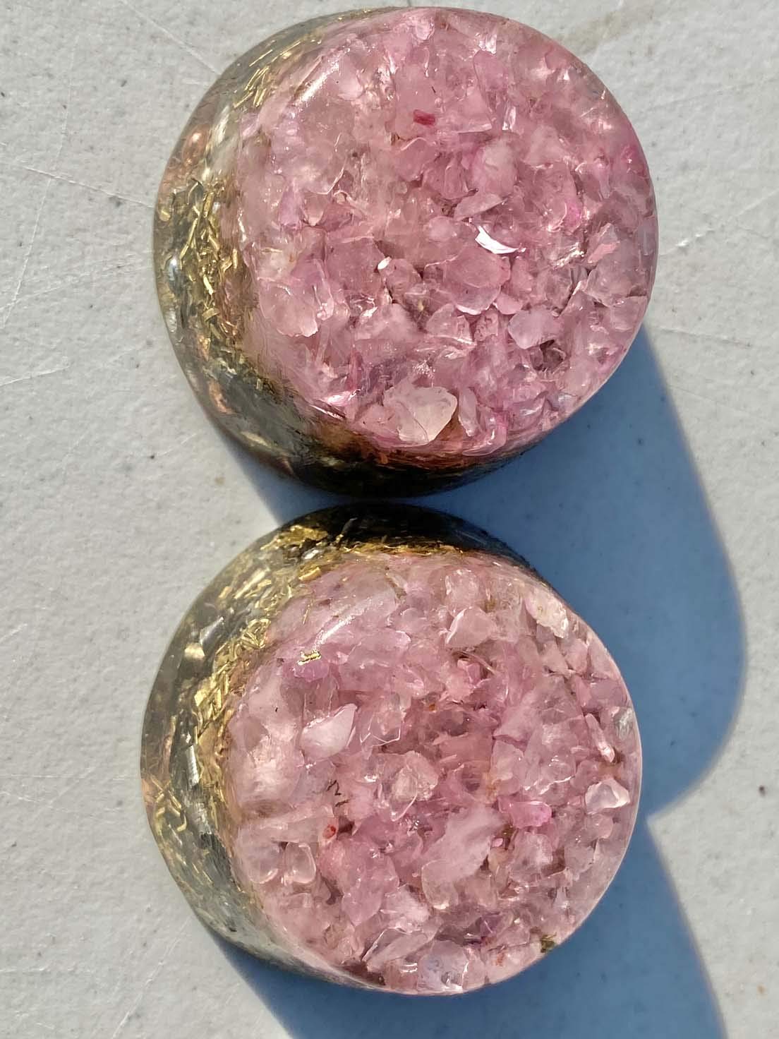 Pink Rose Quartz Small Single Crystal Tower - Orgone Generator Energy Accumulator with Beautiful Ingredients | Perfect Gift for Healing, Meditation & Positive Energy | Home Decor, Office Feng Shui, Reiki & Spiritual Practices