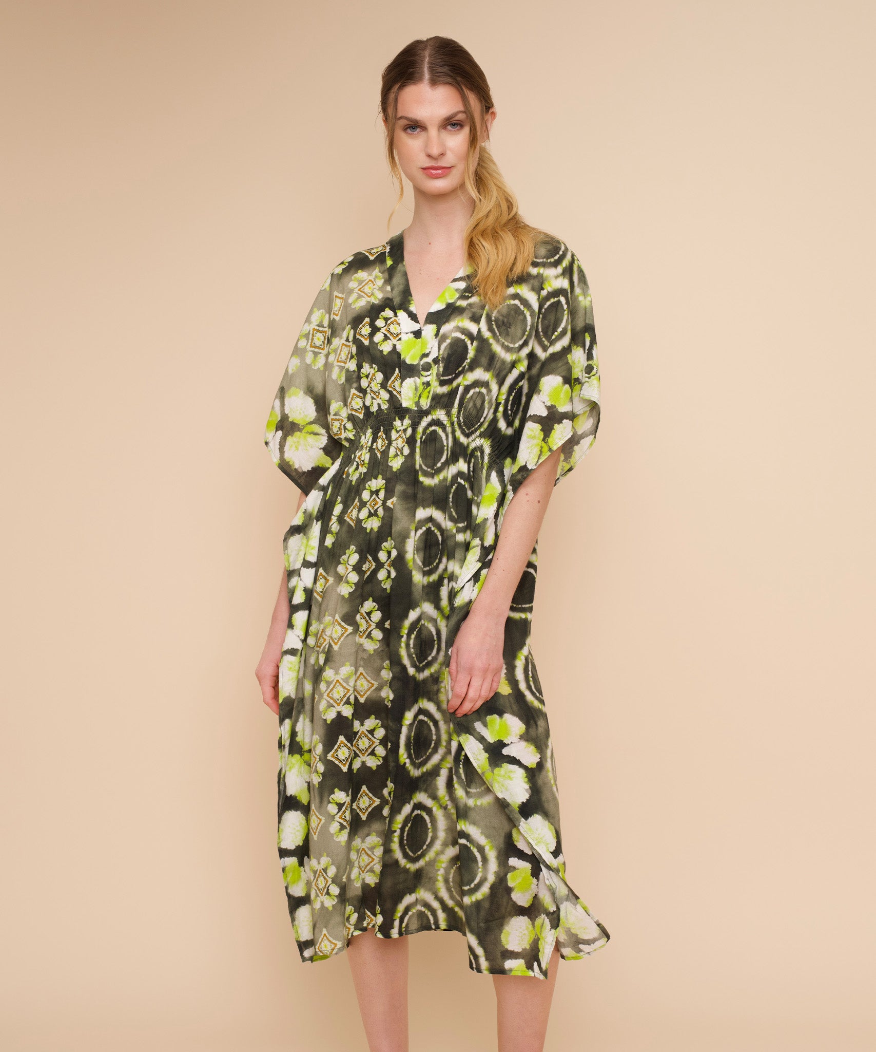 Stylish Batik Maxi Caftan Dress - Flowy Boho Summer Beach Cover Up & Resort Wear for Women