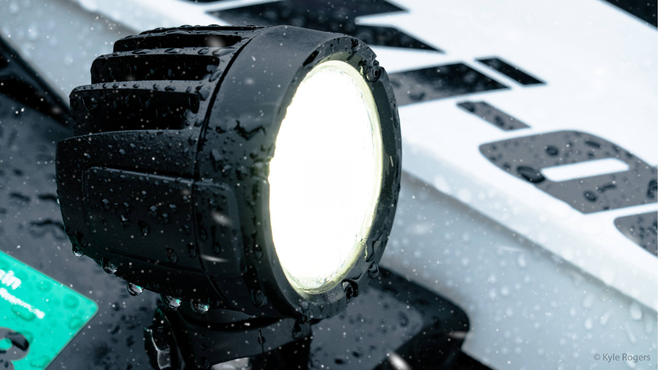 TYRI D8 Swivel 2500 eLumen LED Work Light - 12V/24V Heavy Duty Off-Road Lighting for Trucks, Tractors & Construction Equipment