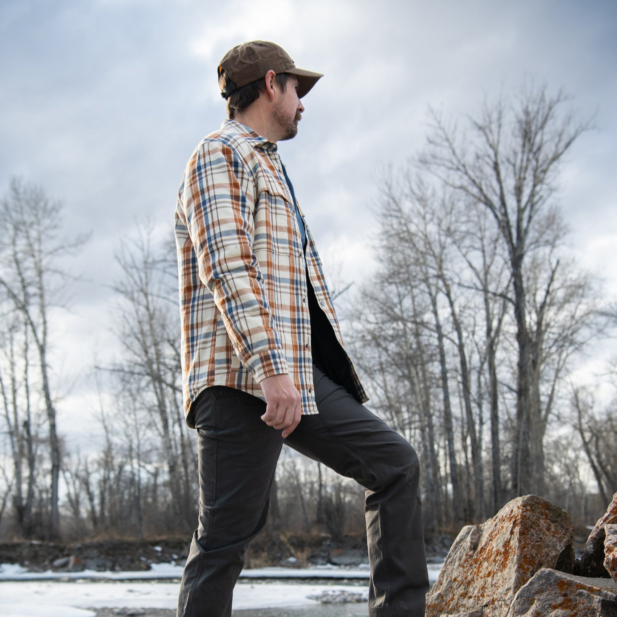 Men's Boone Shirt Jacket in Crater Navy - Stylish Outdoor Layering for Hiking & Casual Wear