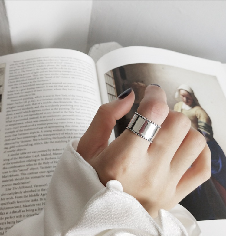 Trendy Sterling Silver Ring - Elegant & Personalized Jewelry for Women - Perfect for Everyday Wear & Special Occasions