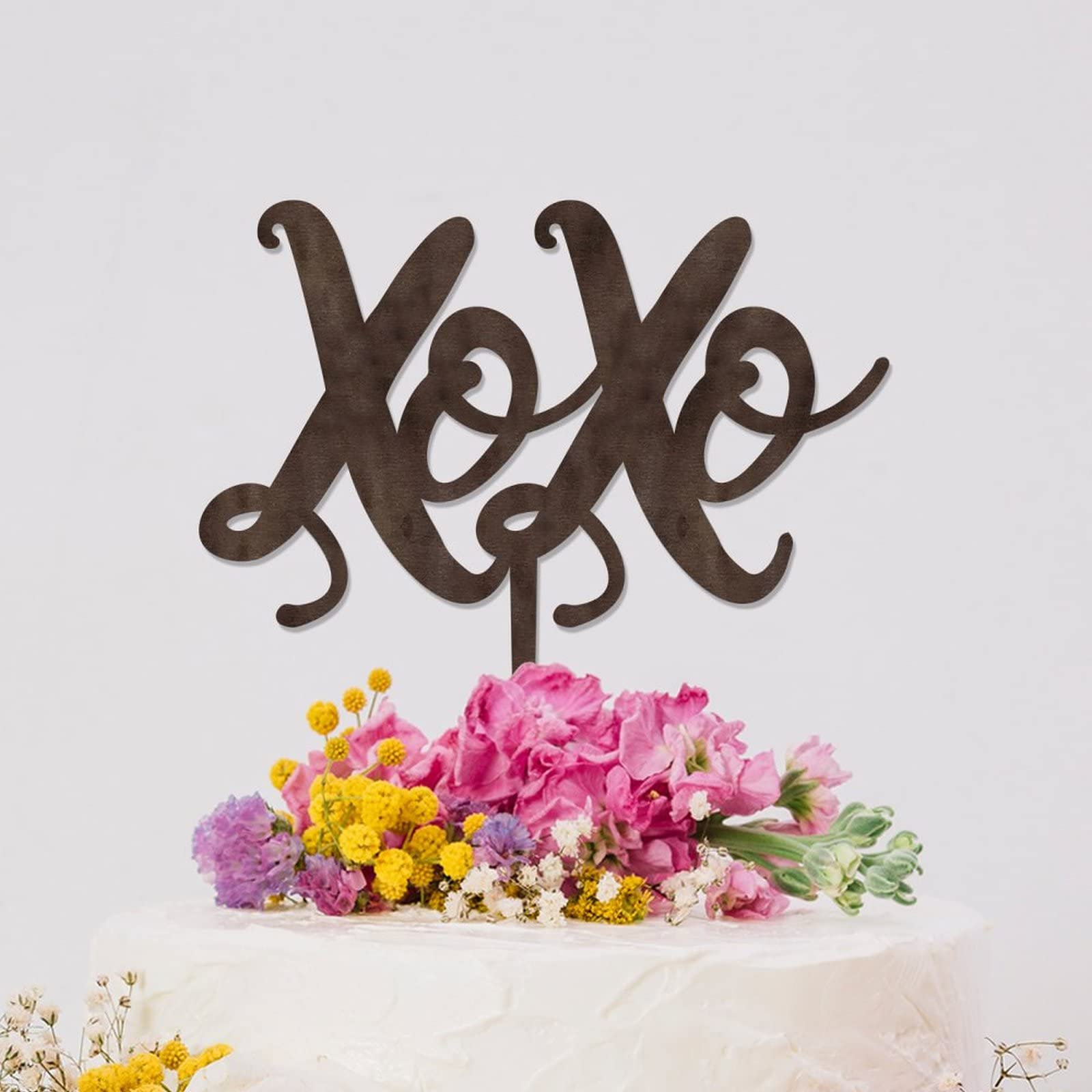 Personalized Mr & Mrs Wooden Wedding Cake Topper - Rustic Engagement Cake Decorations for Wedding & Anniversary Cakes - Perfect for DIY Wedding Decor & Bridal Showers