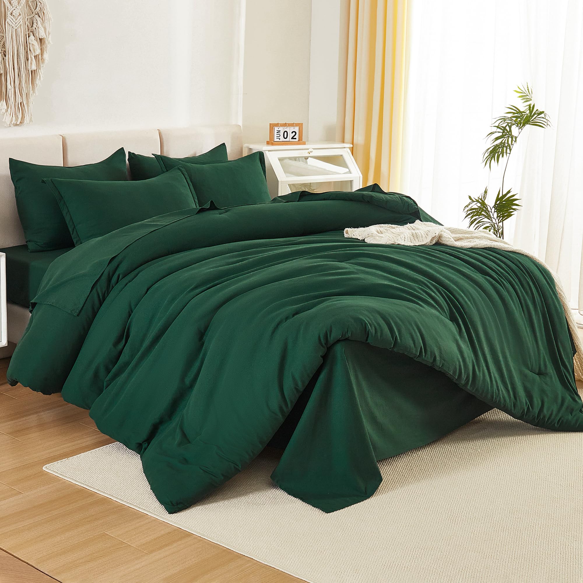 Litanika 7-Piece Queen Comforter Set in Dark Emerald Green - Lightweight Bedding Set Includes Comforter, Sheets, Pillowcases & Shams | Perfect for Master Bedroom, Guest Room & Cozy Home Decor