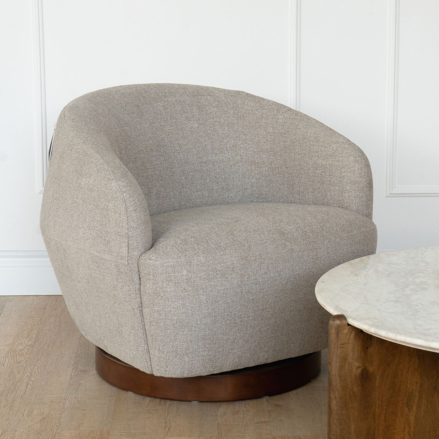 Premium Pod Swivel Lounge Chair - Soft Pebble Chenille Upholstery, 360° Rotation, Modern Accent Chair for Living Room, Bedroom & Office - Perfect for Relaxing, Reading & Lounging