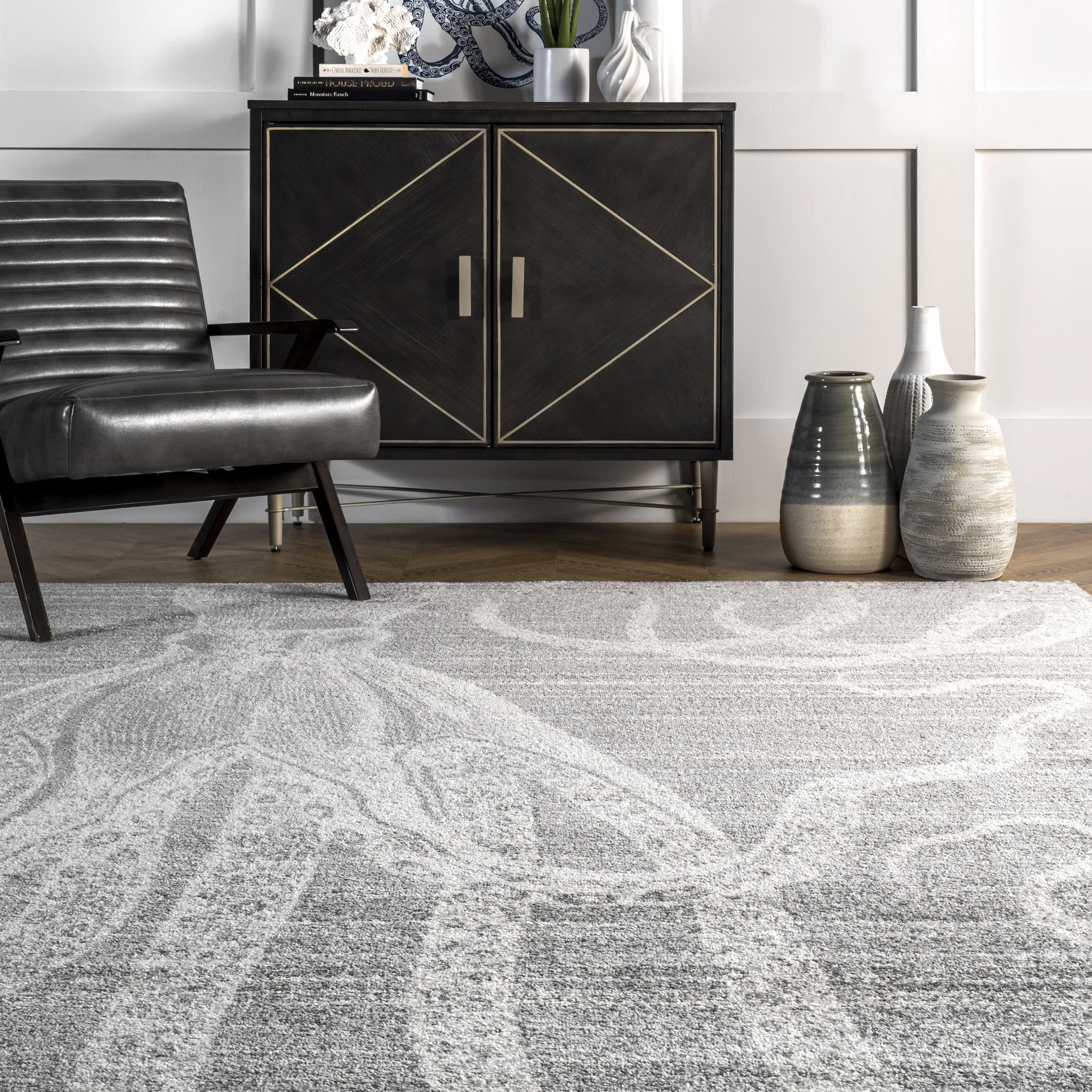 Stylish Faded Octopus Area Rug in Grey - Perfect for Living Room, Bedroom, or Kids' Playroom Decor