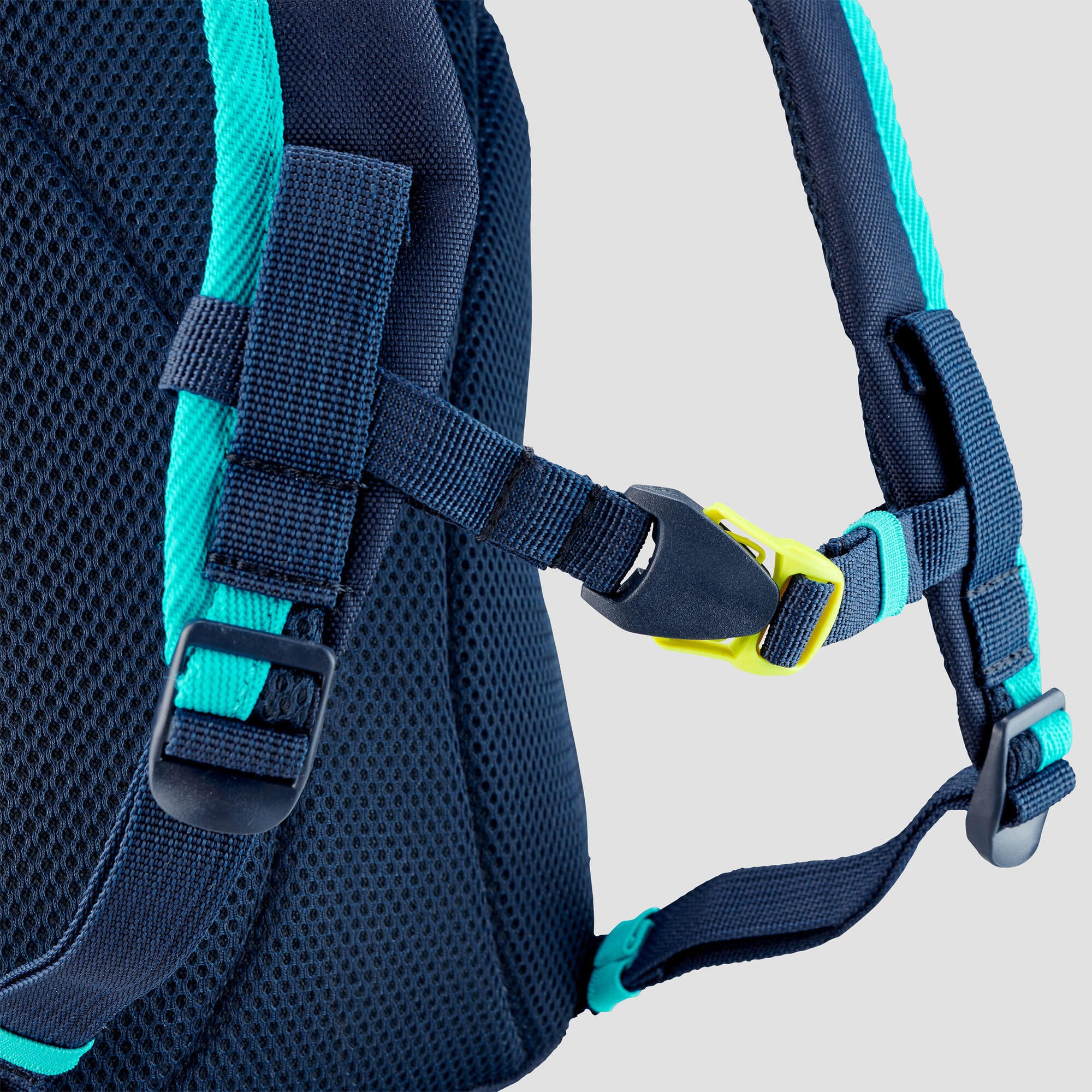 Quechua MH100 5L Kids Hiking Backpack - Lightweight Outdoor Daypack for Boys & Girls - Perfect for School, Camping & Adventure Travel