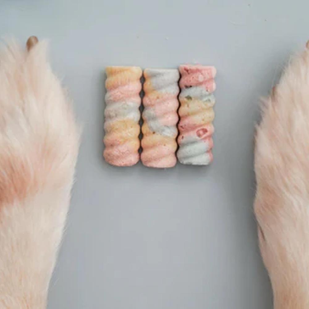 Freeze Dried Marshmallow Swirl Pet Treats for Dogs & Cats - Healthy Snacks for Training, Rewards & Special Occasions