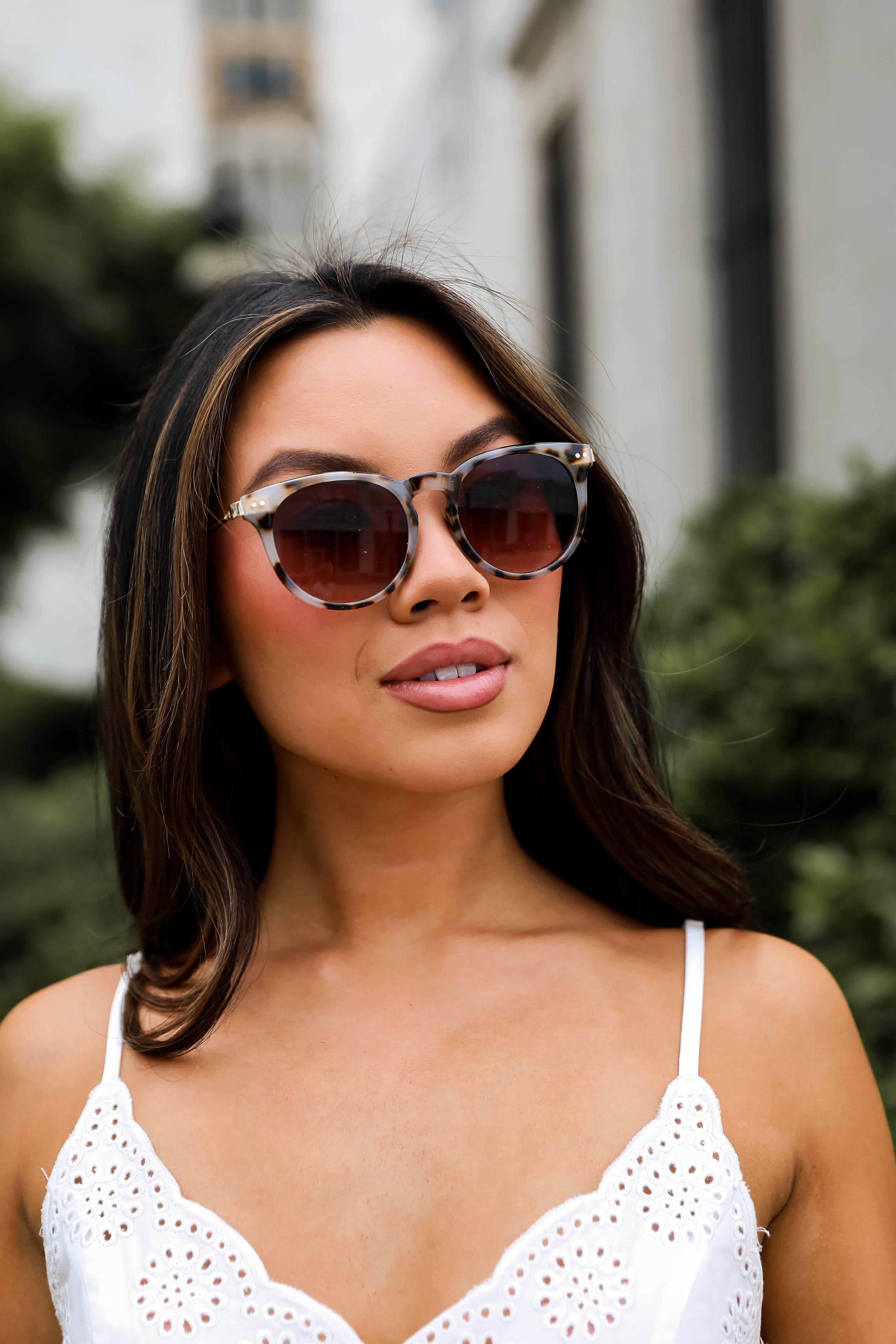Trendy Round Sunglasses for Women & Men – UV Protection, Polarized Lenses – Perfect for Beach, Driving & Outdoor Activities