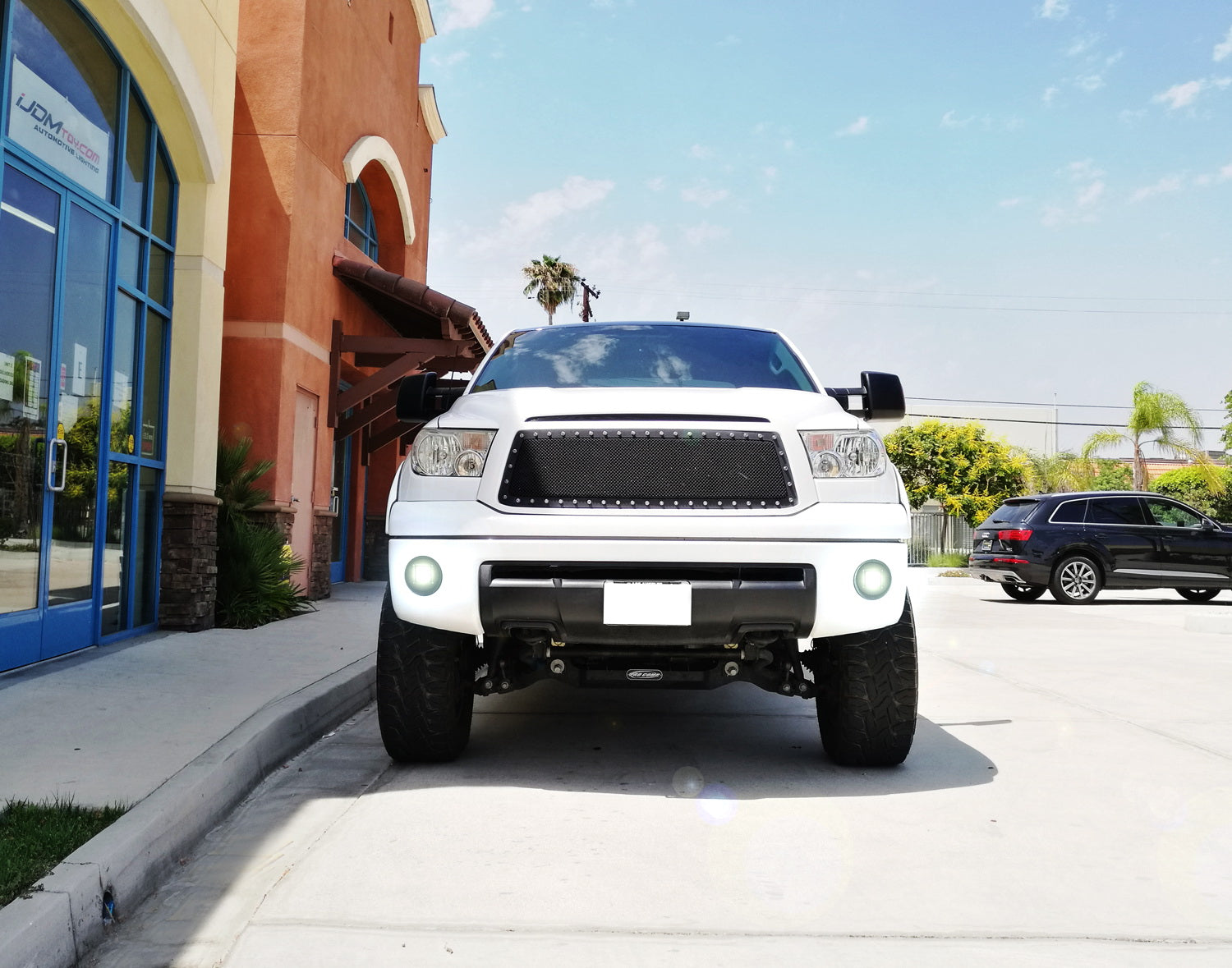 40W CREE Cubic LED Fog Lights with Mounting Bracket & Wiring Kit - Compatible with Toyota Tundra, Tacoma & More | Off-Road, Foggy Weather & Night Driving