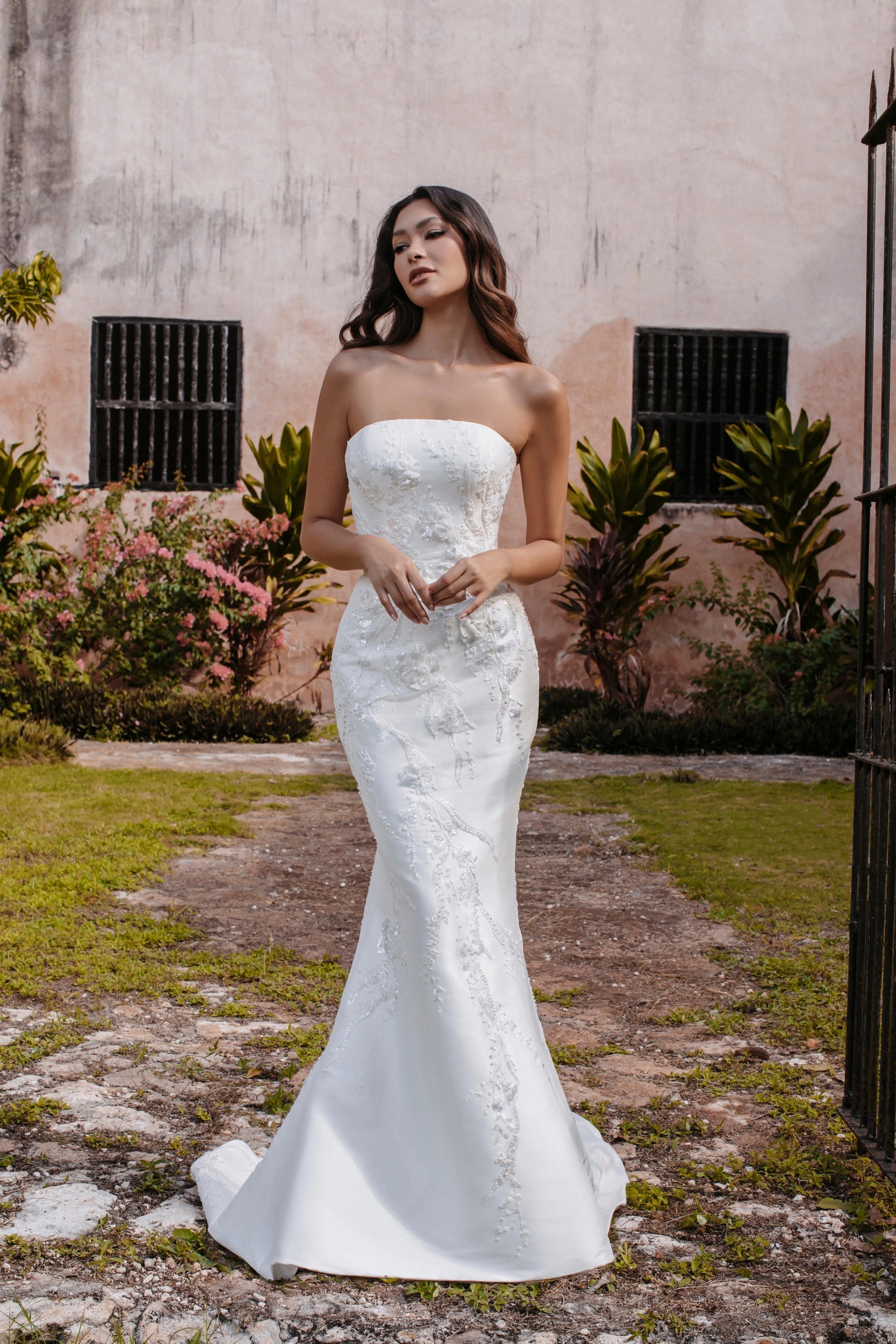 Allure E362 Plus Size 16 Women's Formal Dress - Elegant Evening Gown for Prom, Wedding & Special Occasions