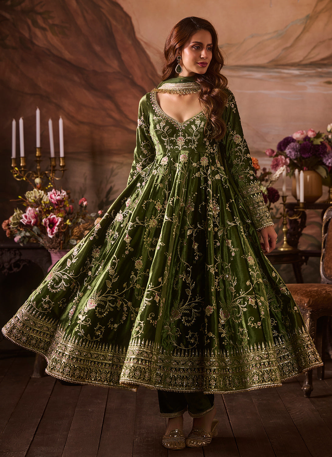 Exquisite Green Embroidered Velvet Anarkali Dress for Women | Elegant Pakistani/Indian Party Wear | Perfect for Weddings, Festivals & Special Occasions