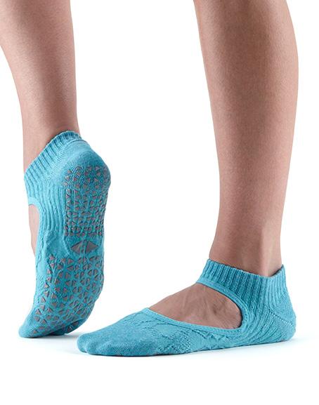 Tavi Noir Chey Grip Socks - Non-Slip Yoga Socks for Women, Pilates, Barre & Workout - Breathable & Comfortable Anti-Skid Socks for Home, Studio & Gym Use