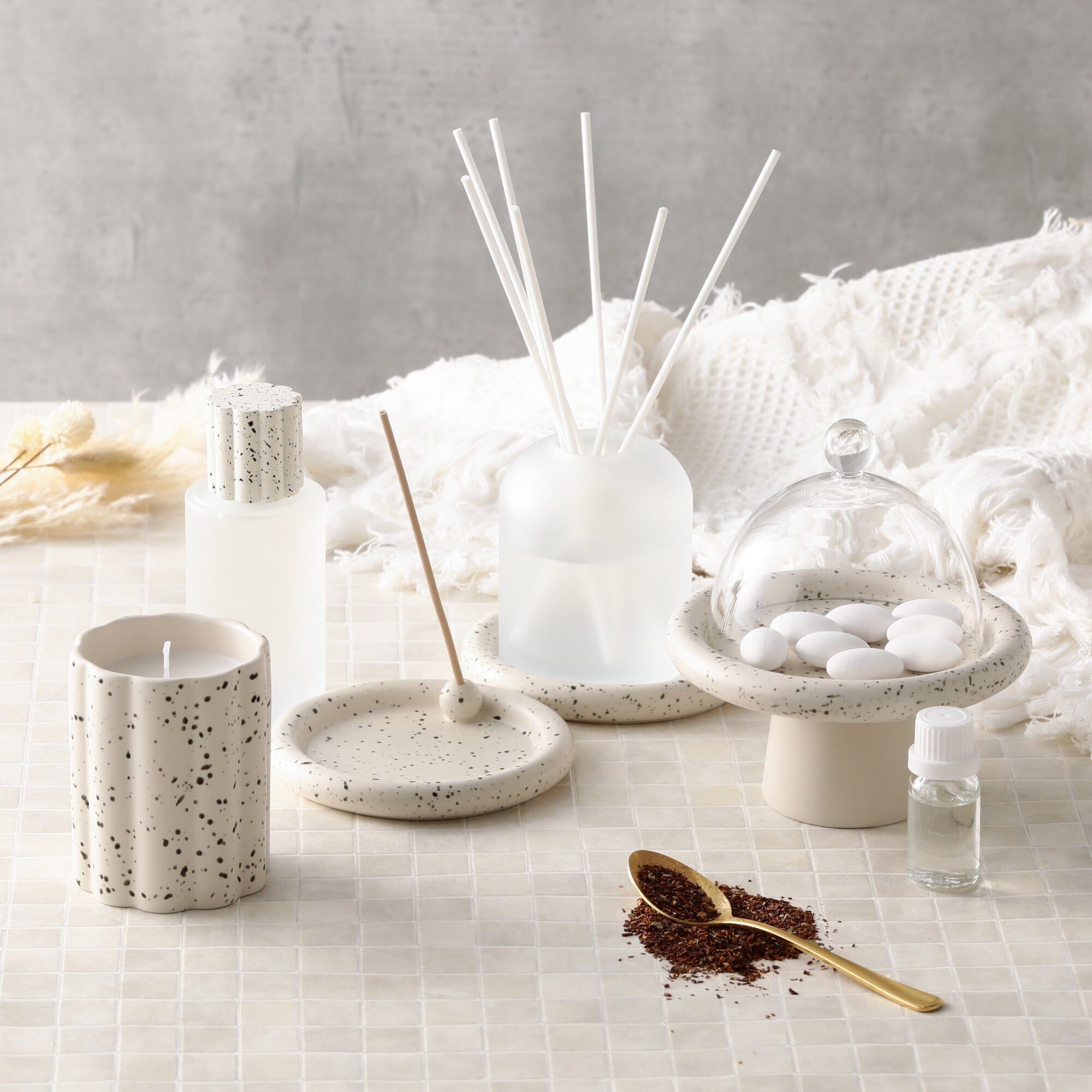 Premium White Tea Scented Aromatherapy Diffuser - Relaxing Home Fragrance for Stress Relief & Better Sleep - Perfect for Living Room, Bedroom & Office
