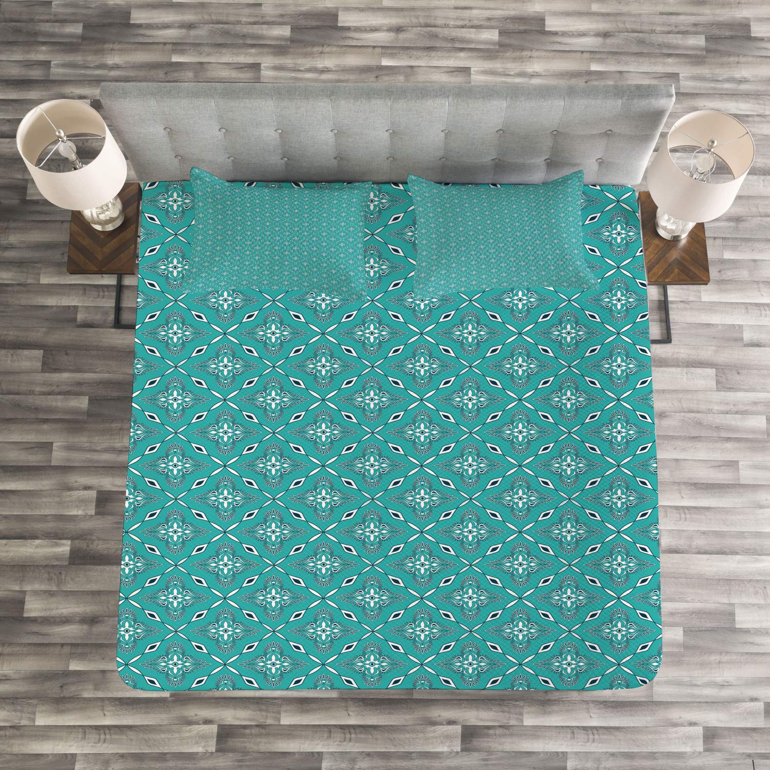 Ambesonne Moroccan Geometric Floral Bedspread Set - 3 Piece King Size Bedding with 2 Pillow Shams, Turquoise & Dark Blue - Perfect for Master Bedroom, Guest Room & Bohemian Home Decor