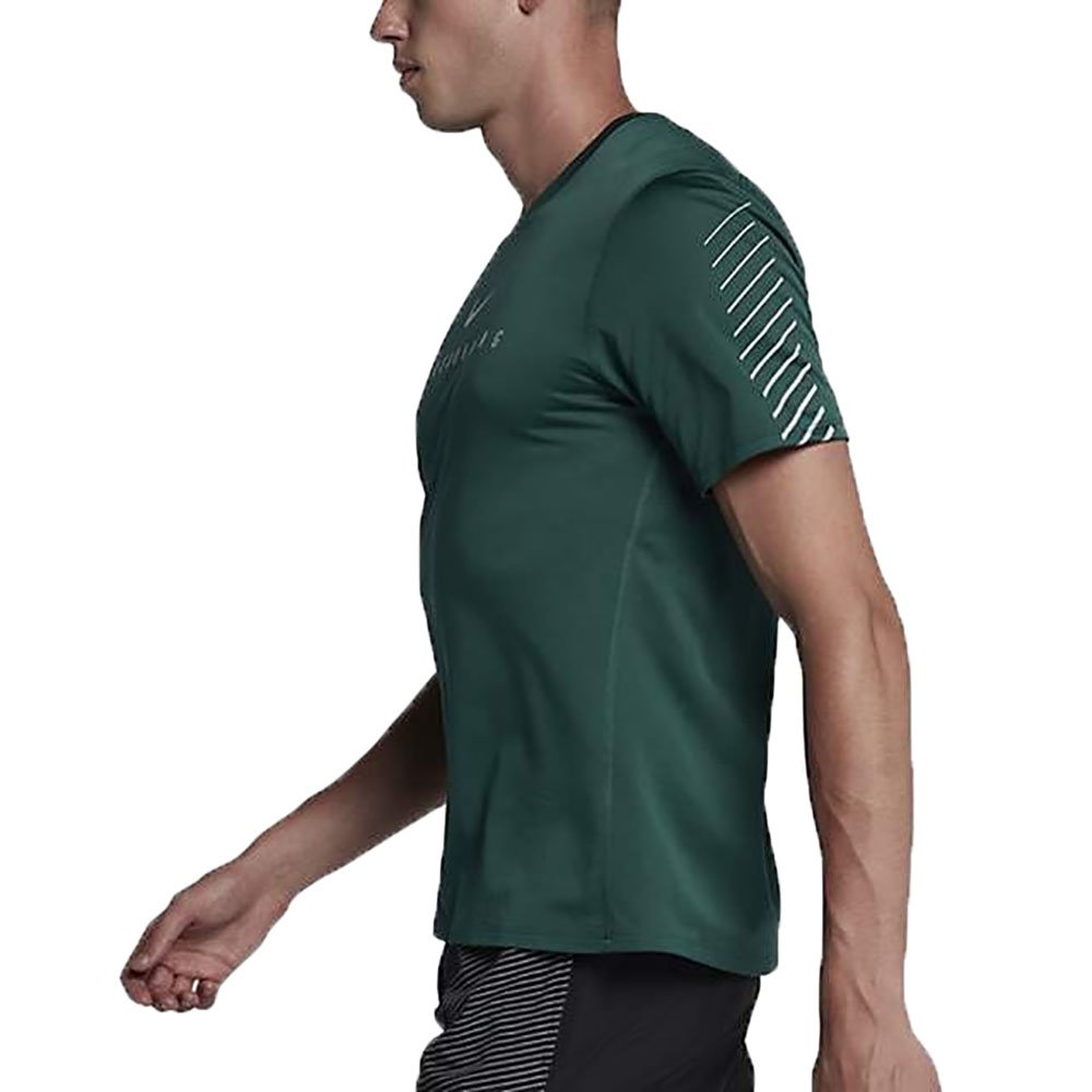 Nike Men's Fitness Workout T-Shirt - Breathable Quick-Dry Athletic Shirt for Gym, Running & Training | Lightweight Moisture-Wicking Activewear Top for Workouts & Sports