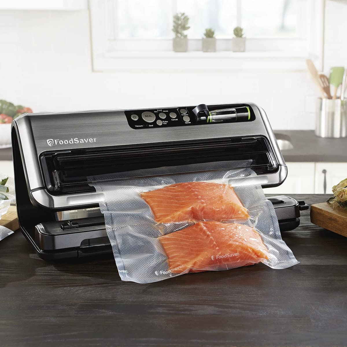 FoodSaver FM5460 2-in-1 Automatic Vacuum Sealer Machine with Starter Kit - Large Capacity Food Preservation System for Freshness | Perfect for Meal Prep, Sous Vide & Freezer Storage