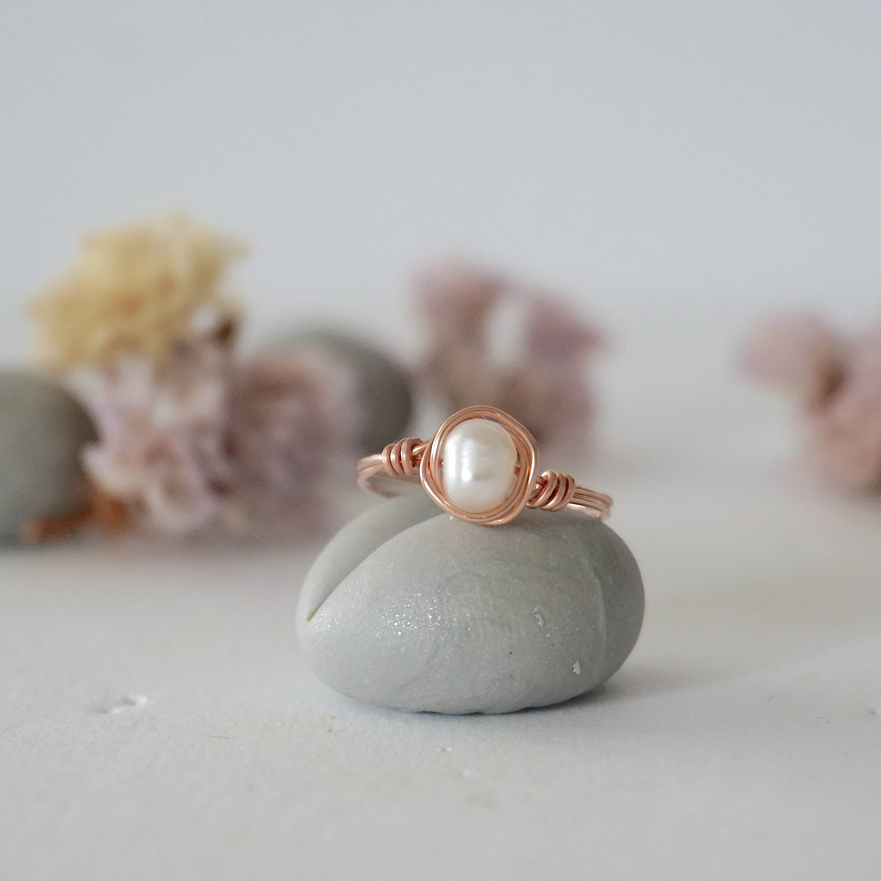Elegant Rose Gold Classic Pearl Ring for Women - Perfect for Weddings, Anniversaries & Special Occasions