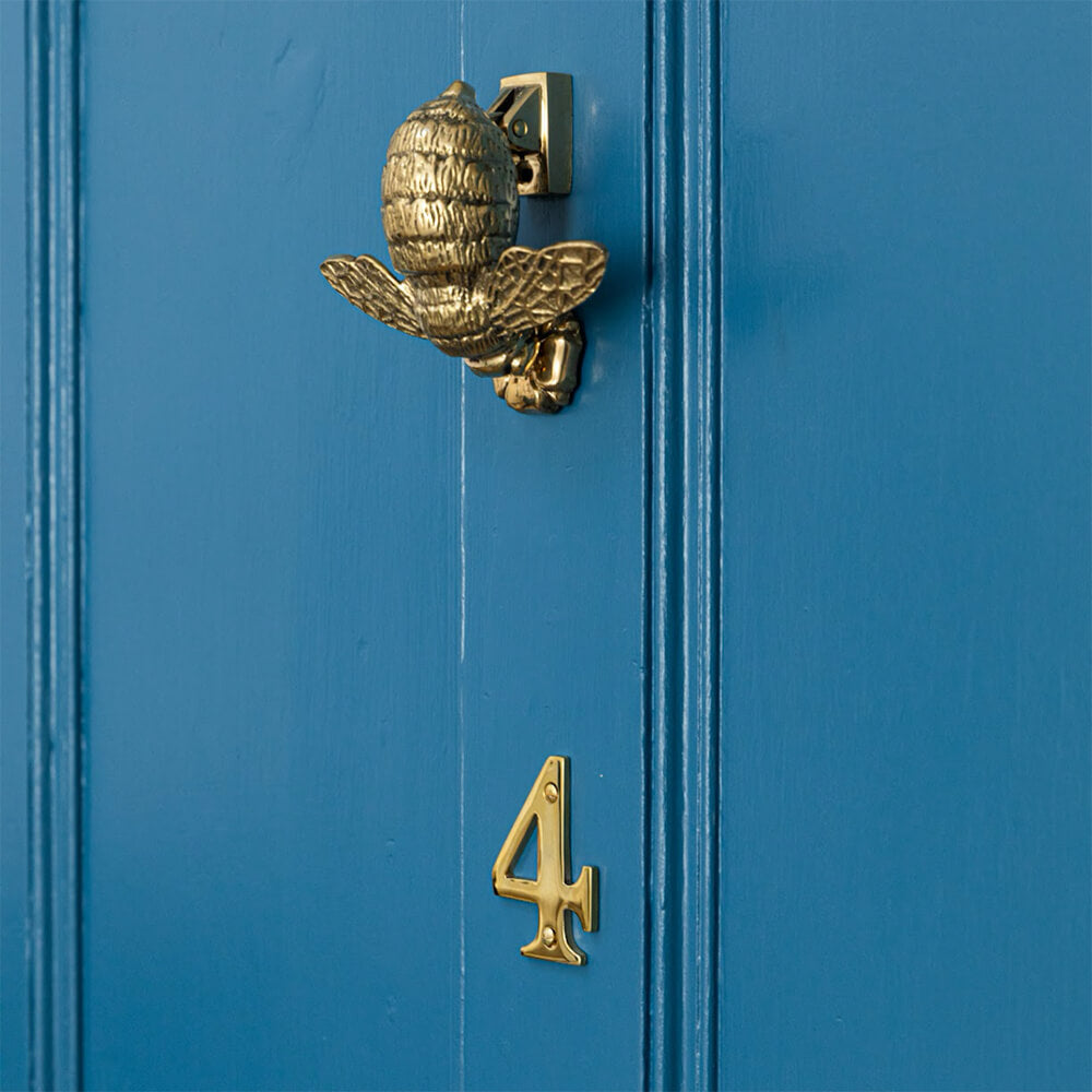 Vintage Brass Bumble Bee Door Knocker - Handcrafted Antique Style Bee-Shaped Door Knocker for Home Decor, Gifts & Farmhouse Style Entryways (Perfect for Front Doors, Garden Gates & Cottage Style Homes)