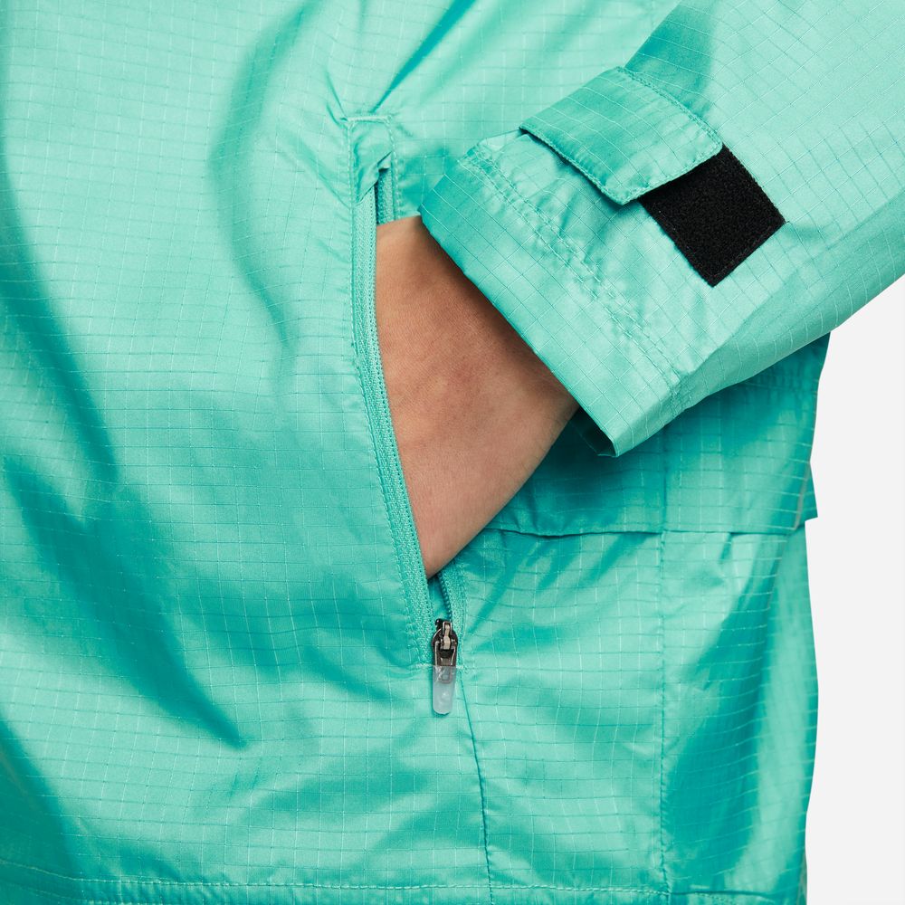 Nike Women's Essential Lightweight Jacket - Water-Resistant Windbreaker for Running, Hiking & Outdoor Activities | Perfect for Spring & Fall Layering