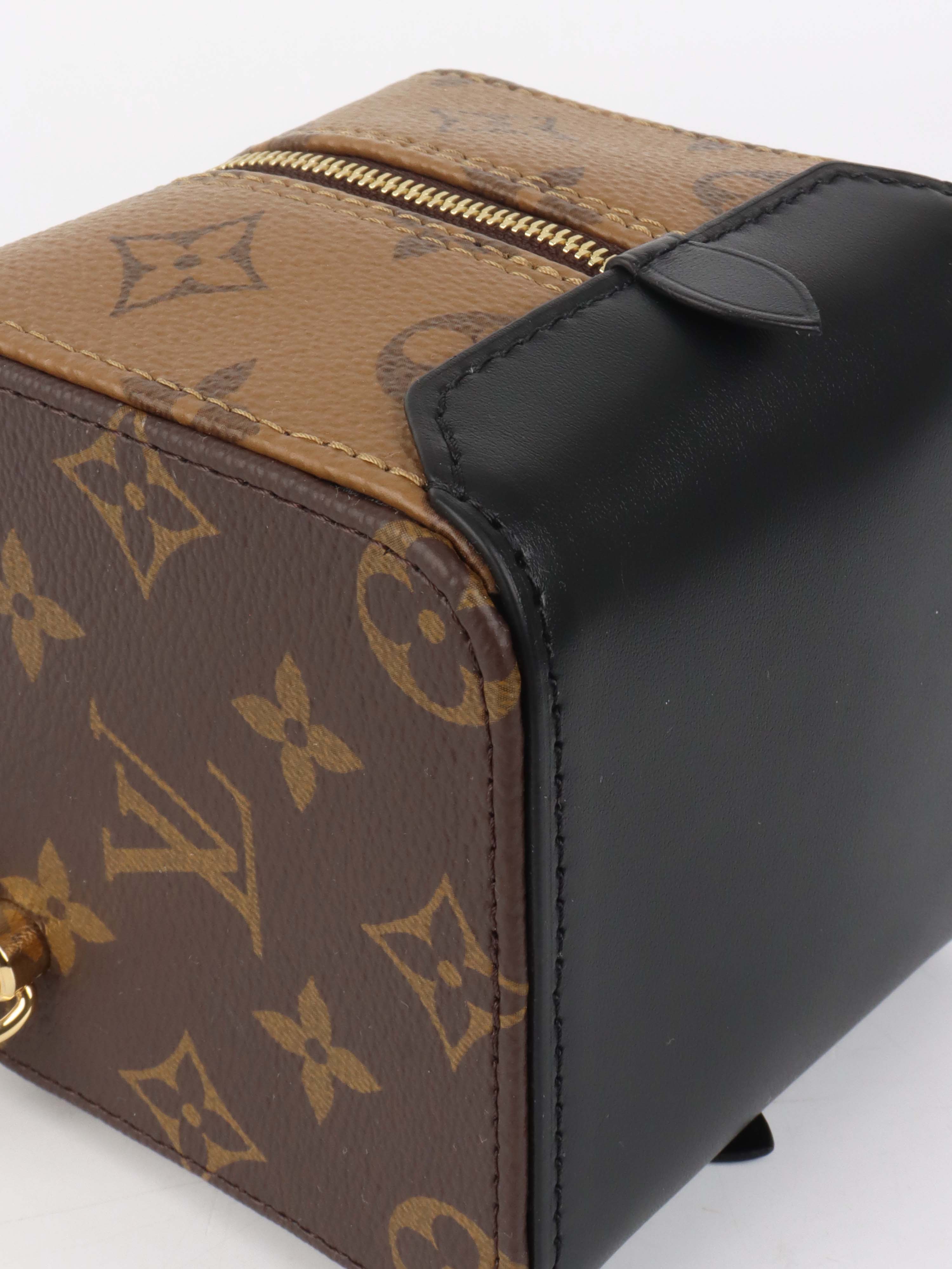 Louis Vuitton Monogram Reversible Dice Belt - Genuine Leather Unisex Fashion Accessory for Casual & Formal Outfits