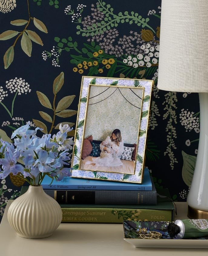 RIFLE PAPER CO. Hydrangea 4x6 Picture Frame - Elegant Floral Photo Frame for Friends & Family Photos - Perfect for Desk, Cabinet, Nightstand Decor - Home & Office Display Gift Idea