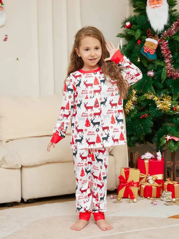 Christmas Matching Family Pajamas Sets with Printed Reindeer - Cozy Holiday Sleepwear for Family Gatherings & Festive Photos